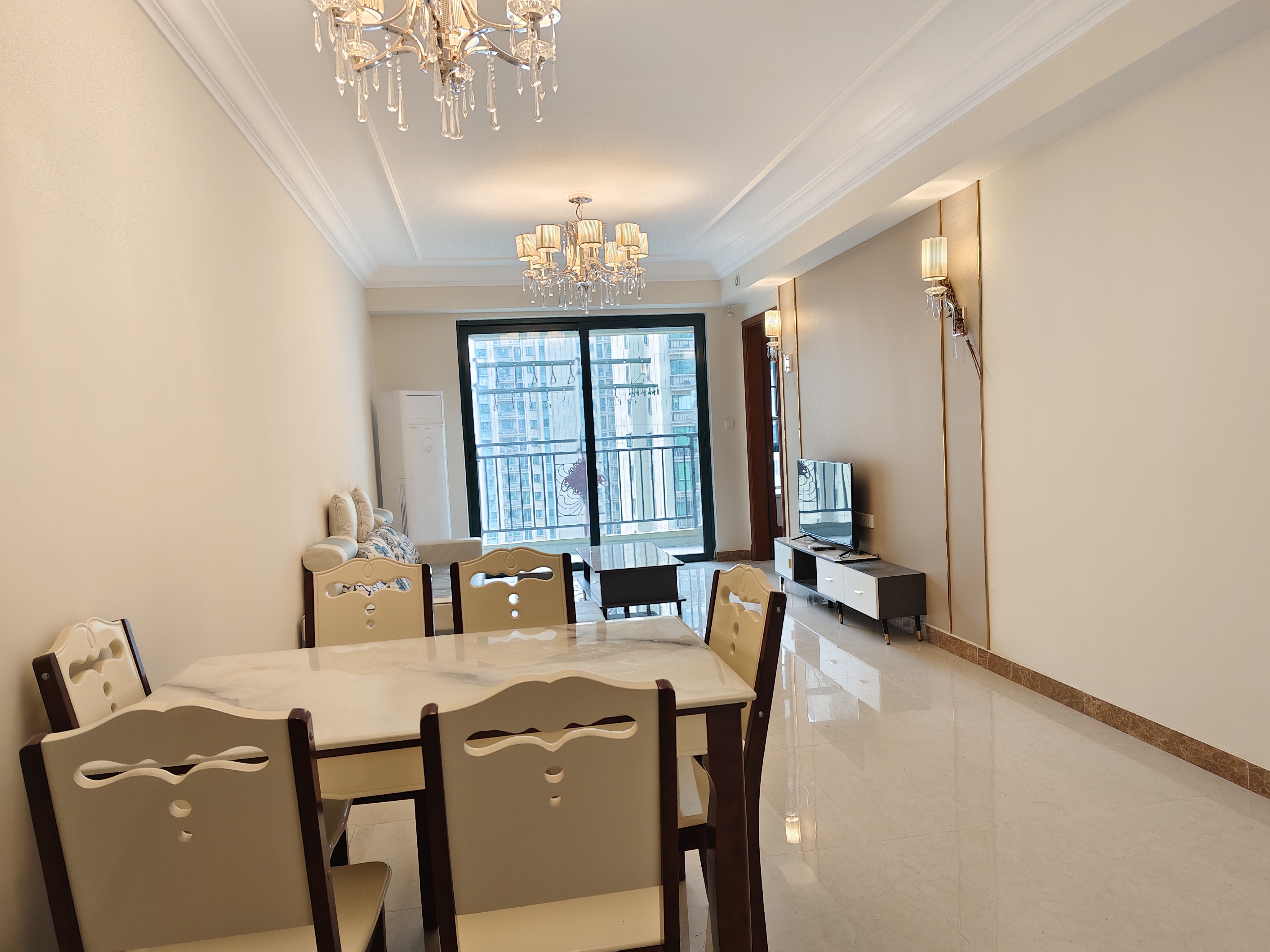 恒大绿洲 2室2厅1卫 1600.0元/月 恒大绿洲 2室2厅1卫 1600.0元/月室内图