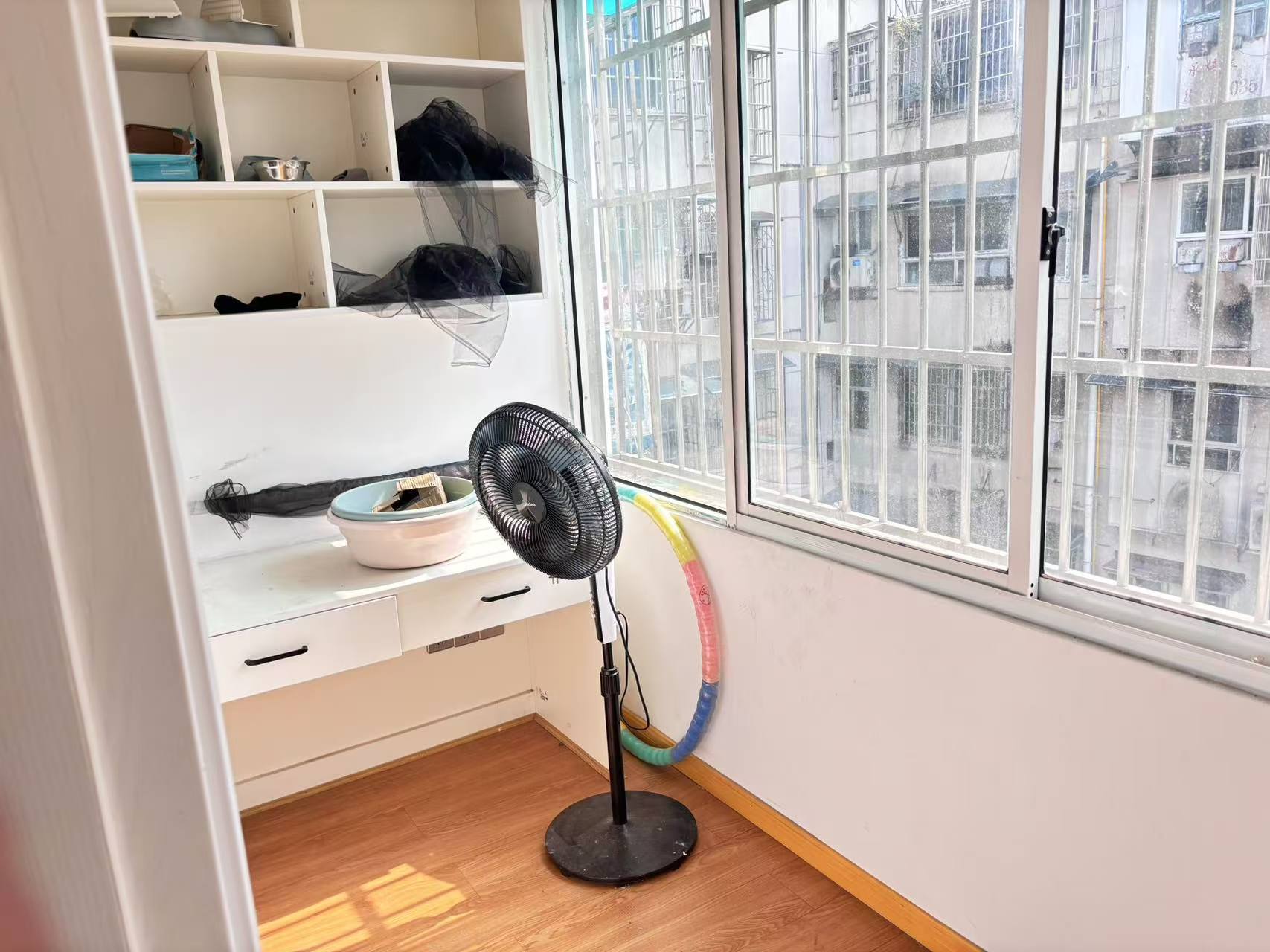 文华商住楼 3室2厅1卫 2400.0元/月 文华商住楼 3室2厅1卫 2400.0元/月室内图