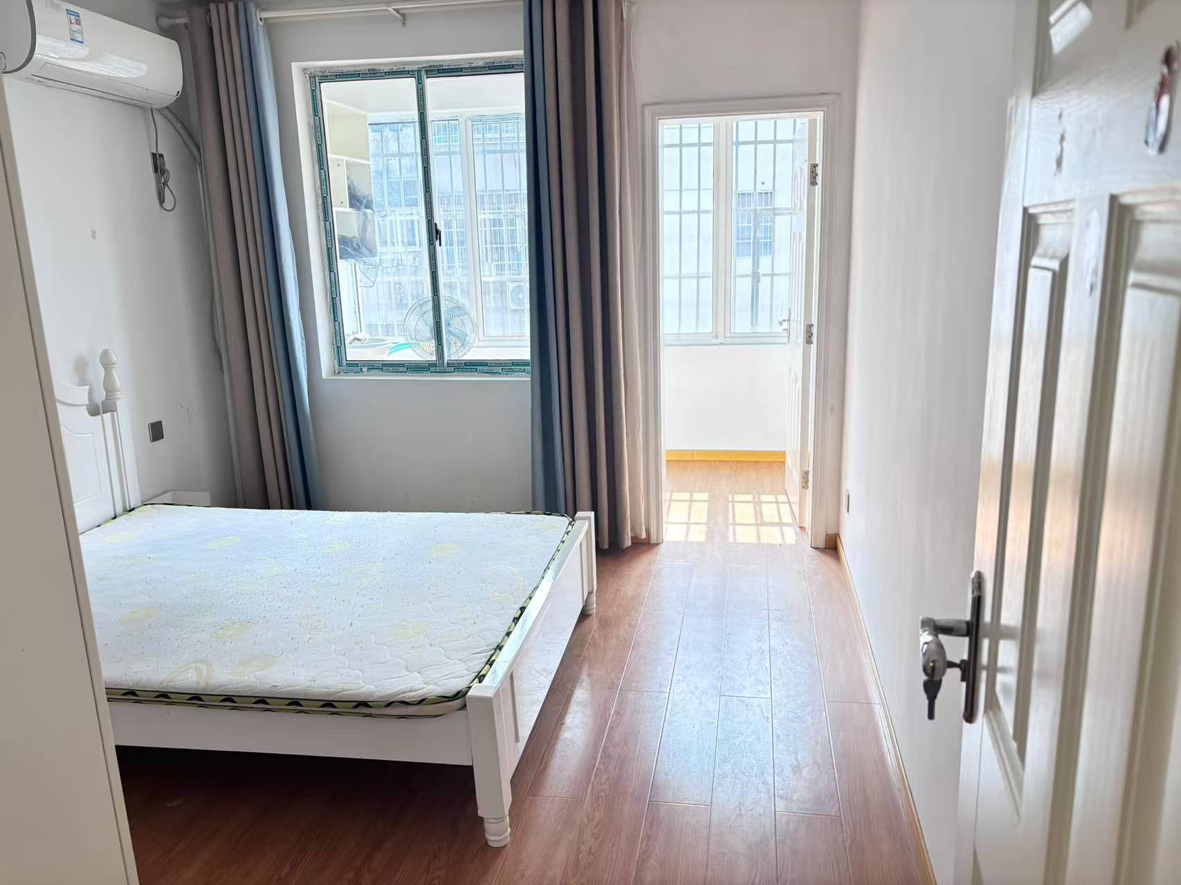 文华商住楼 3室2厅1卫 2400.0元/月 文华商住楼 3室2厅1卫 2400.0元/月室内图