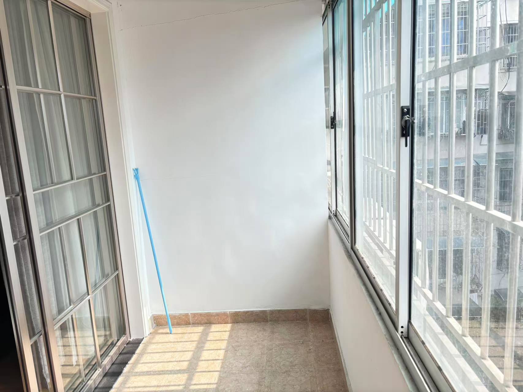 文华商住楼 3室2厅1卫 2400.0元/月 文华商住楼 3室2厅1卫 2400.0元/月小区图