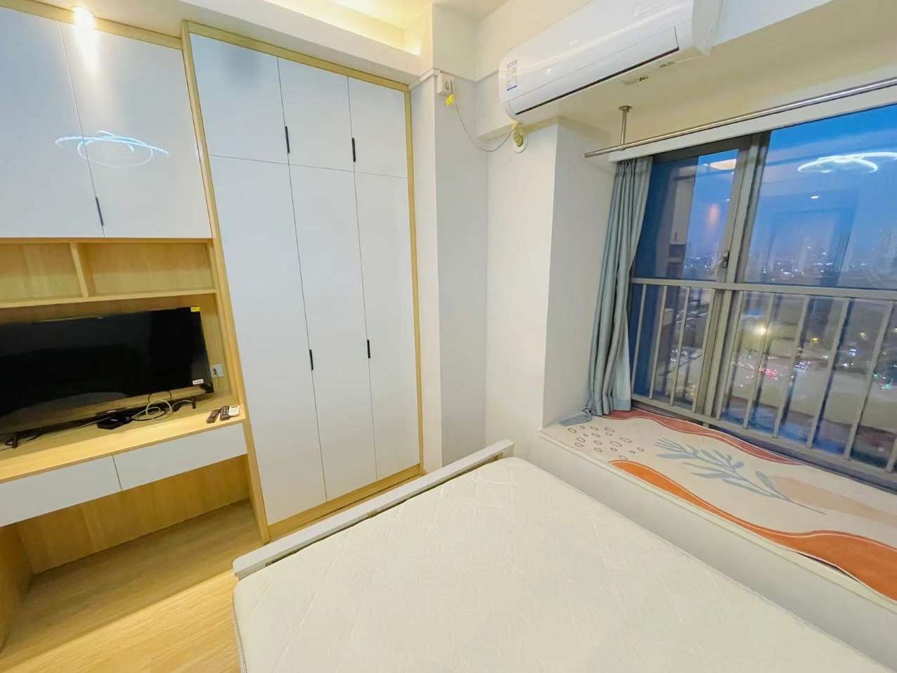 佳兆业云顶都汇  1室1厅1卫    1600.0元/月室内图