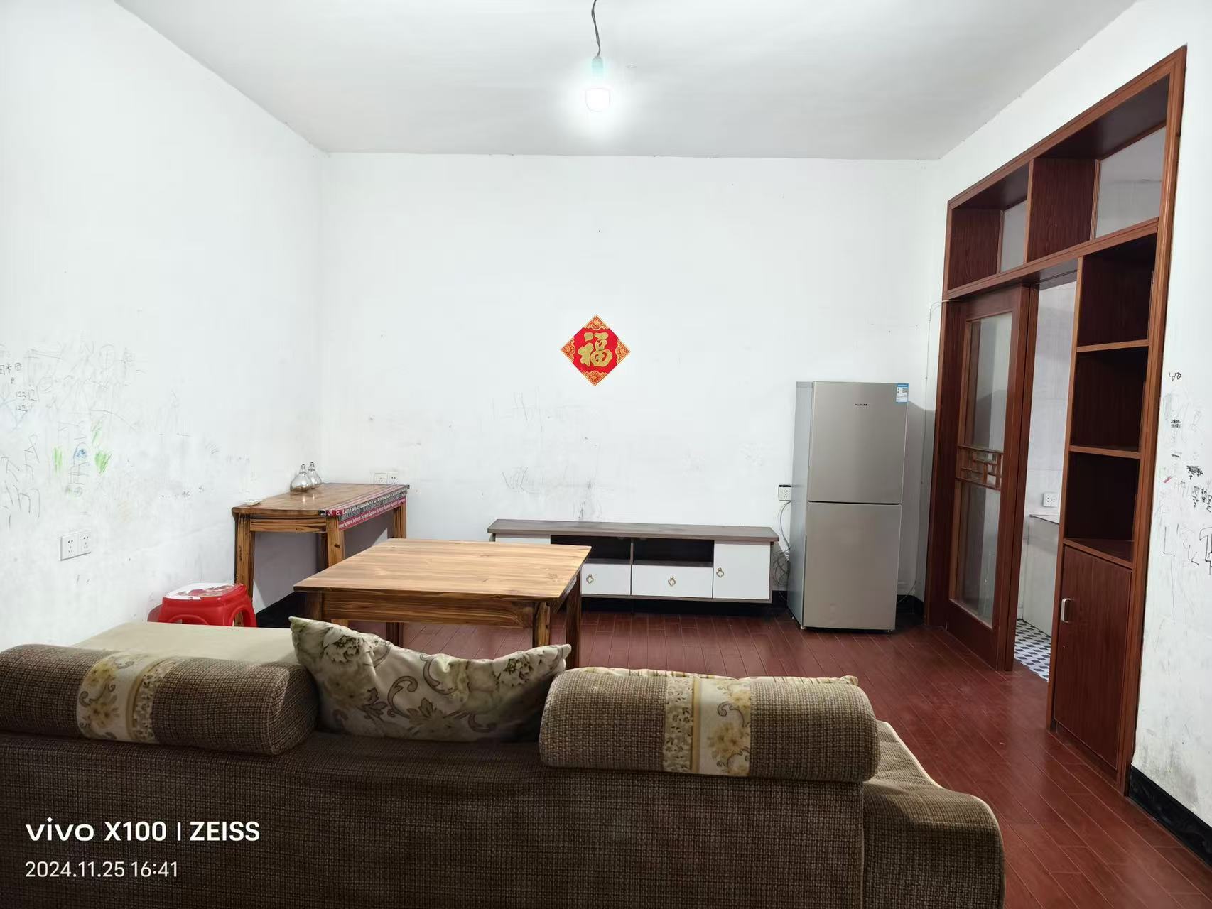 罗家小区西区 3室2厅2卫 800.0元/月 罗家小区西区 3室2厅2卫 800.0元/月室内图