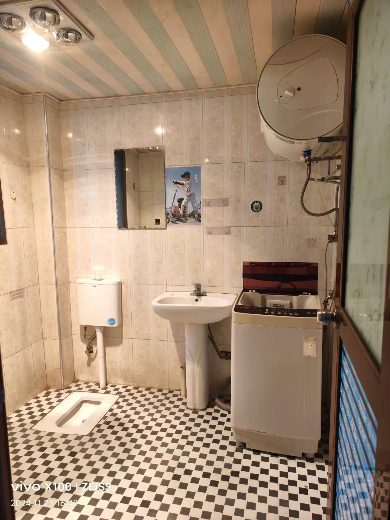 罗家小区西区 3室2厅2卫 800.0元/月 罗家小区西区 3室2厅2卫 800.0元/月室内图