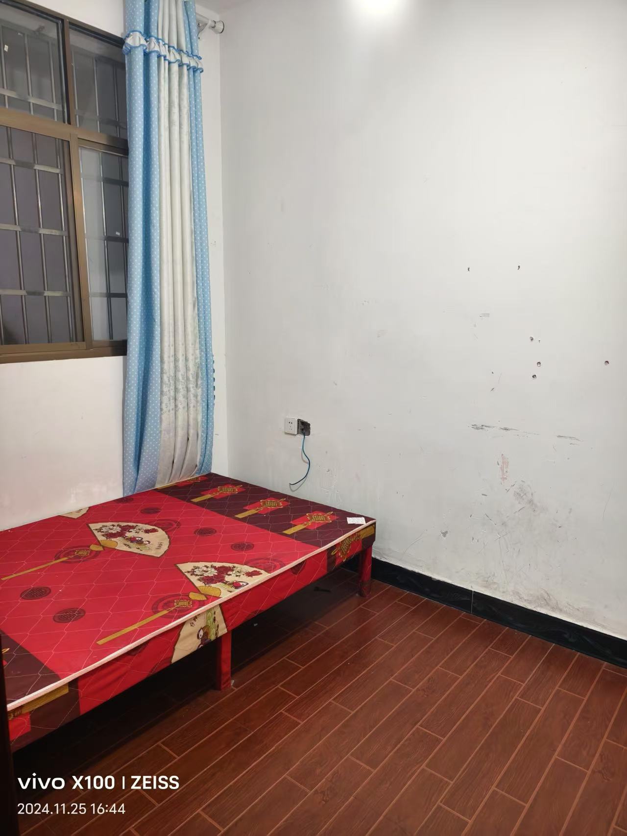 罗家小区西区 3室2厅2卫 800.0元/月 罗家小区西区 3室2厅2卫 800.0元/月室内图