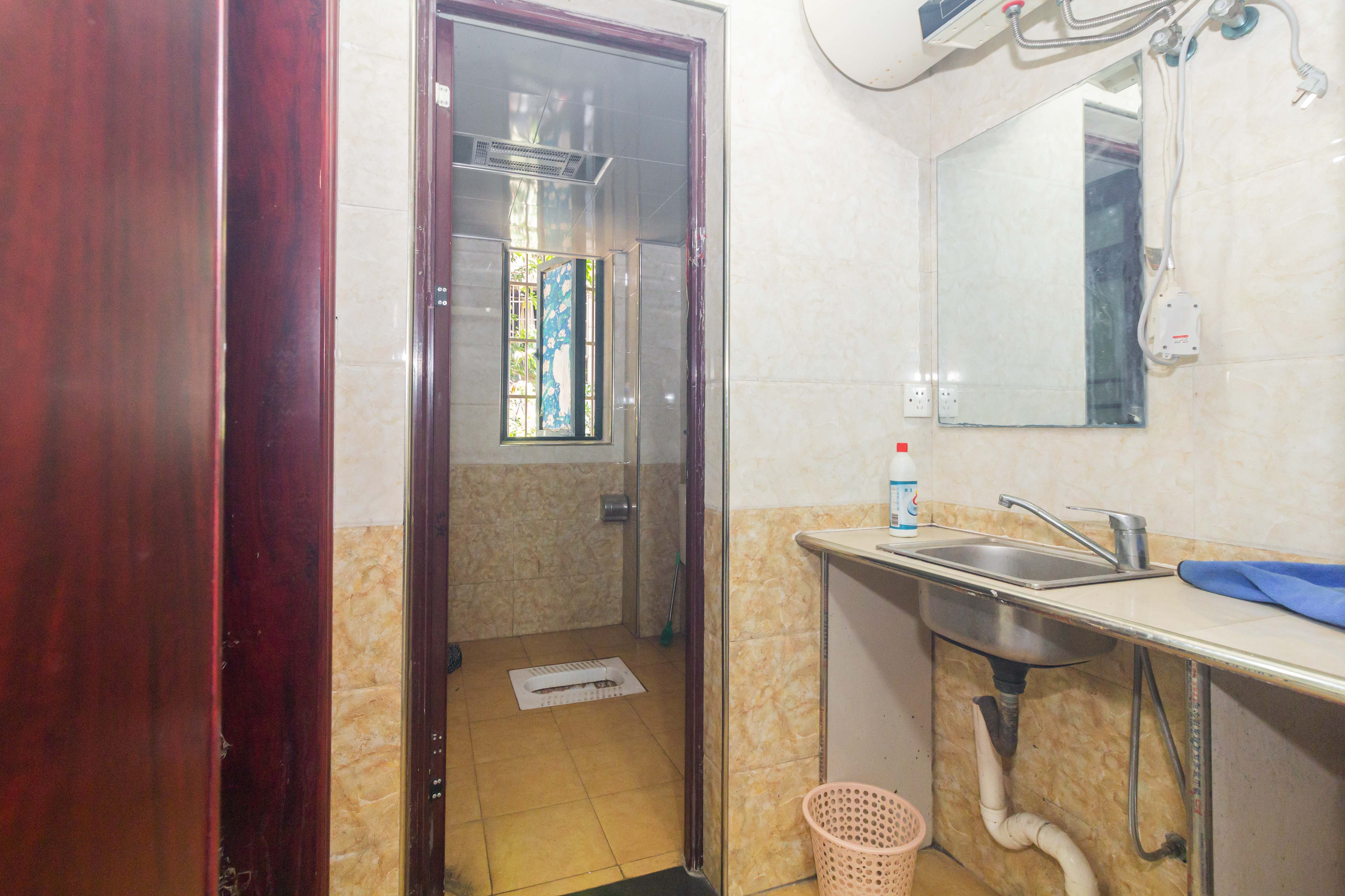 东岸锦城(东方人家)  3室2厅2卫   98.00万卫生间