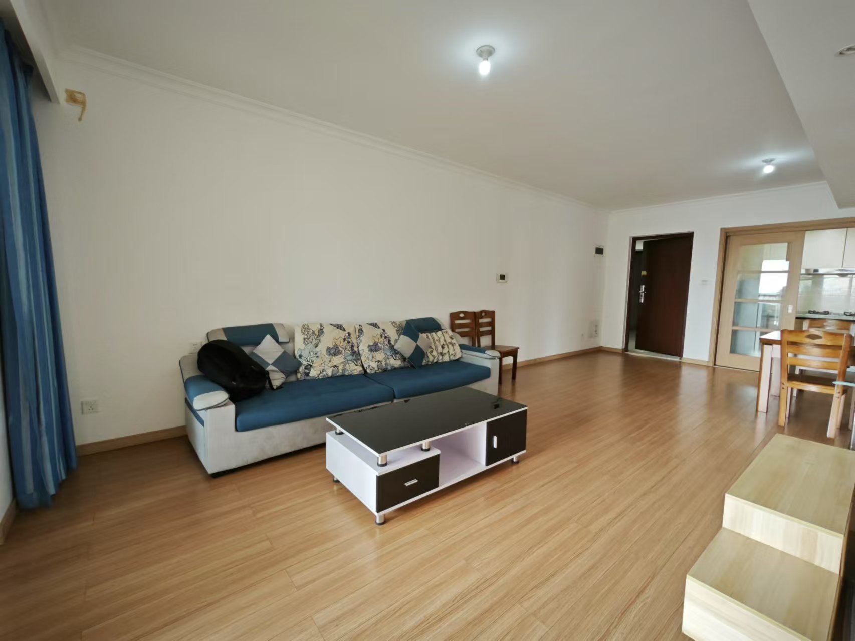 万科魅力之城  3室2厅2卫    2600.0元/月室内图