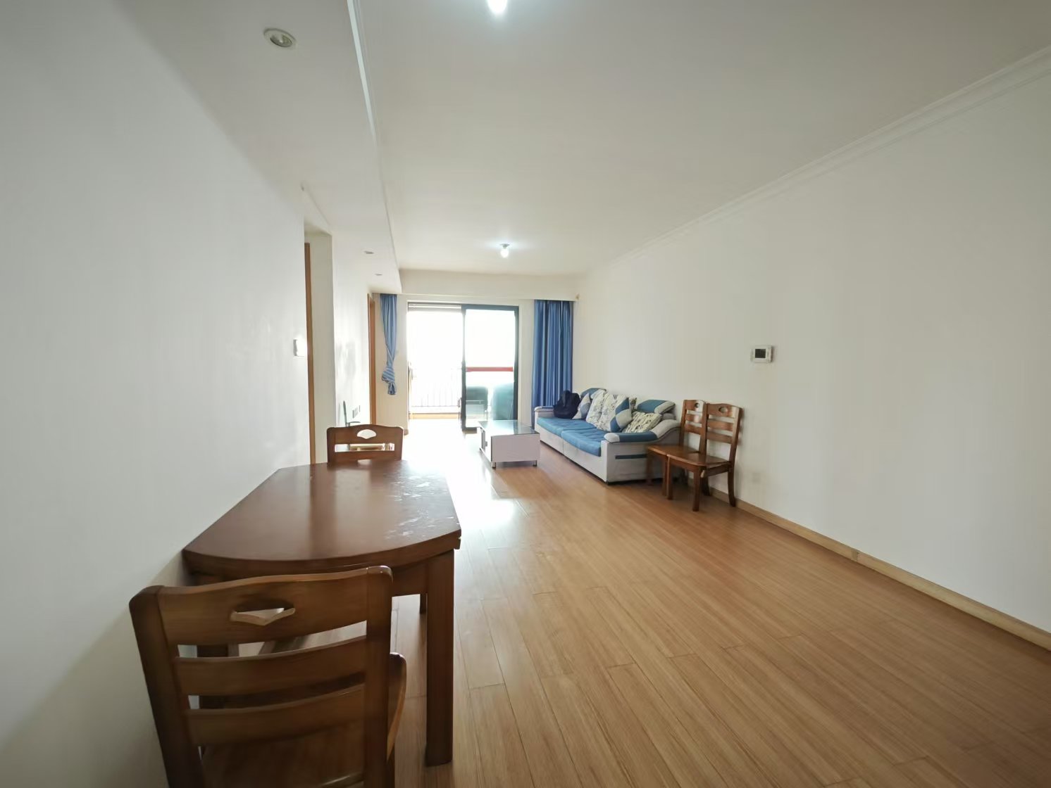 万科魅力之城  3室2厅2卫    2600.0元/月室内图