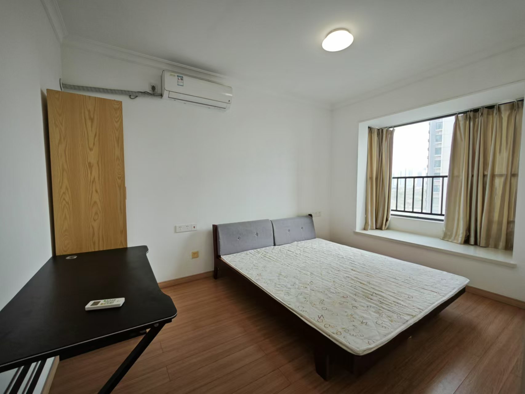 万科魅力之城  3室2厅2卫    2600.0元/月室内图