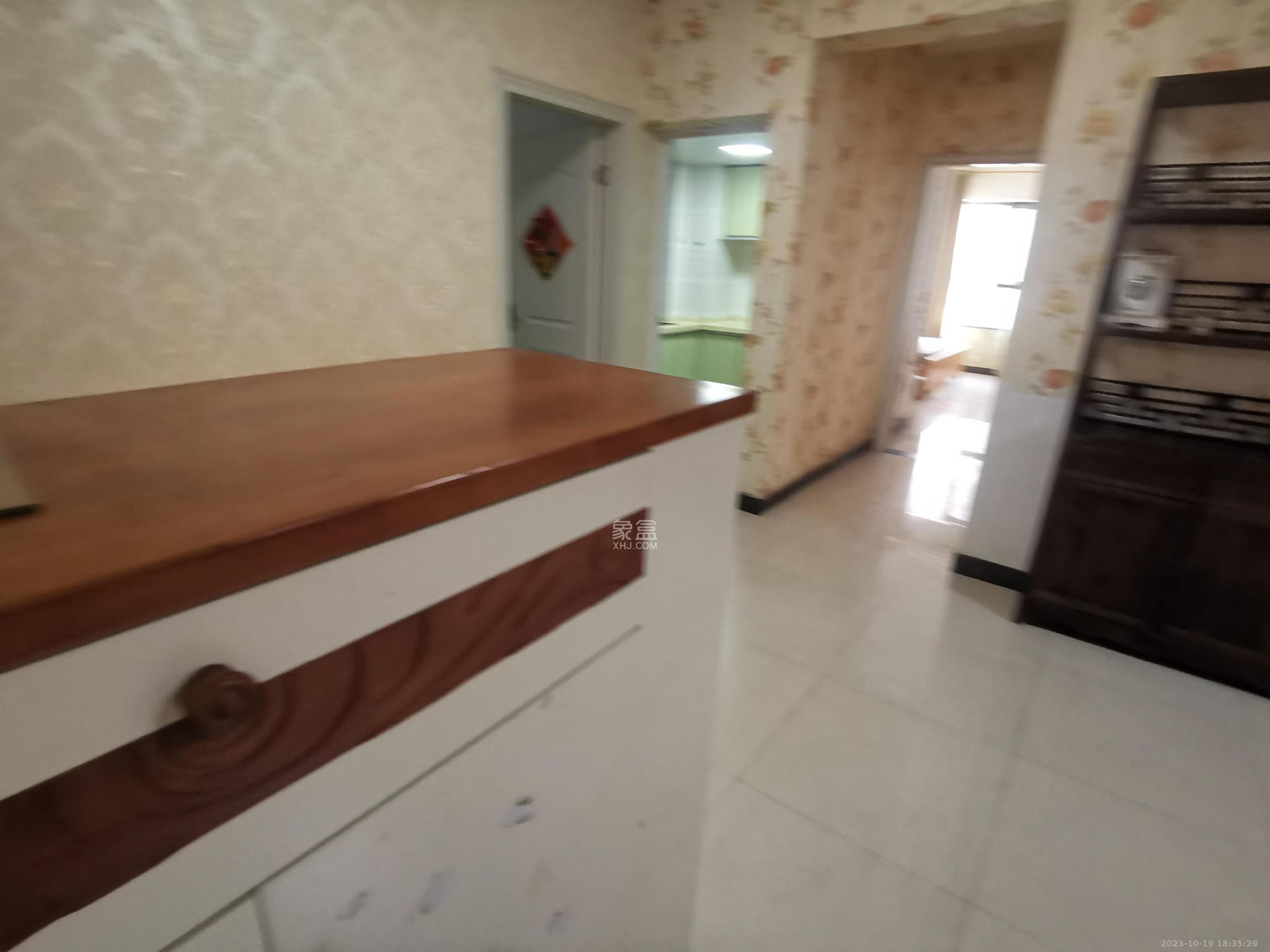 三一街区  3室2厅1卫   1500.00元/月室内图