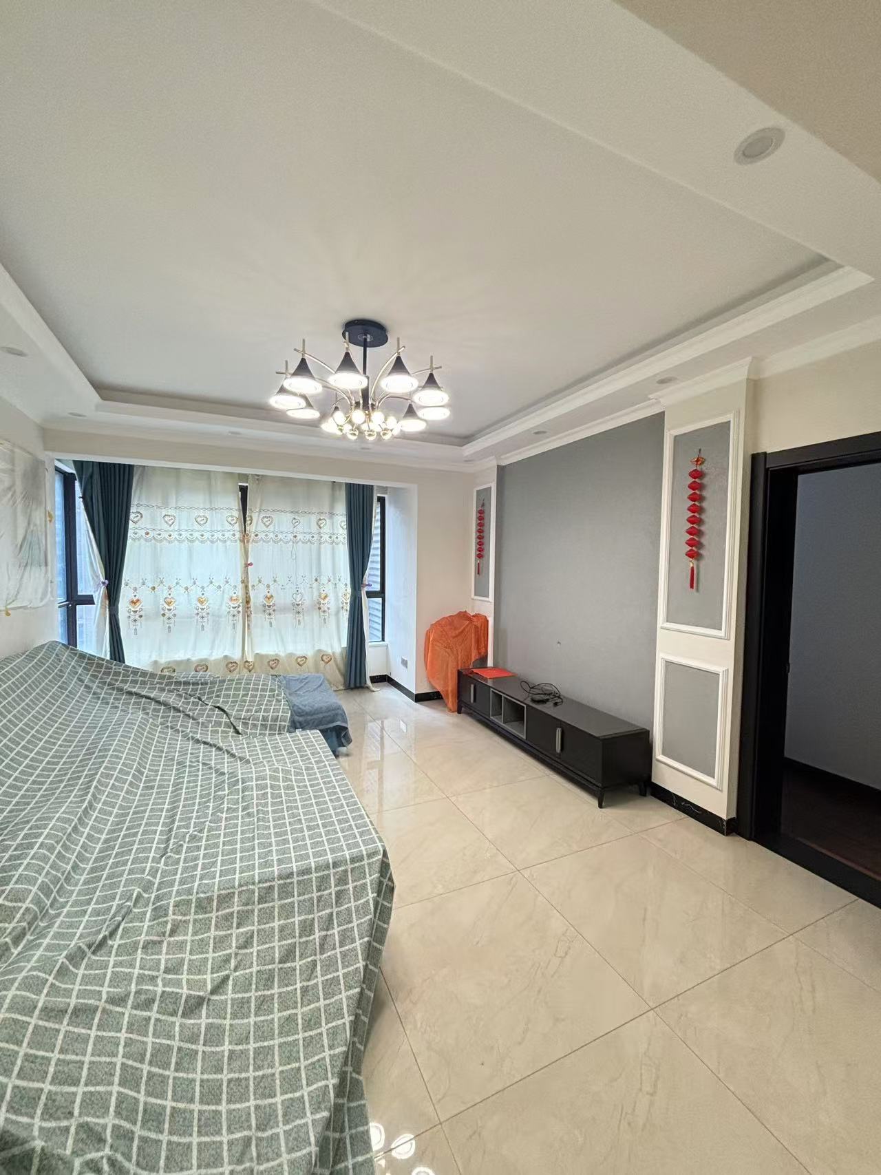 铂金汉宫  3室2厅2卫    82.6万 铂金汉宫  3室2厅2卫    82.6万室内图