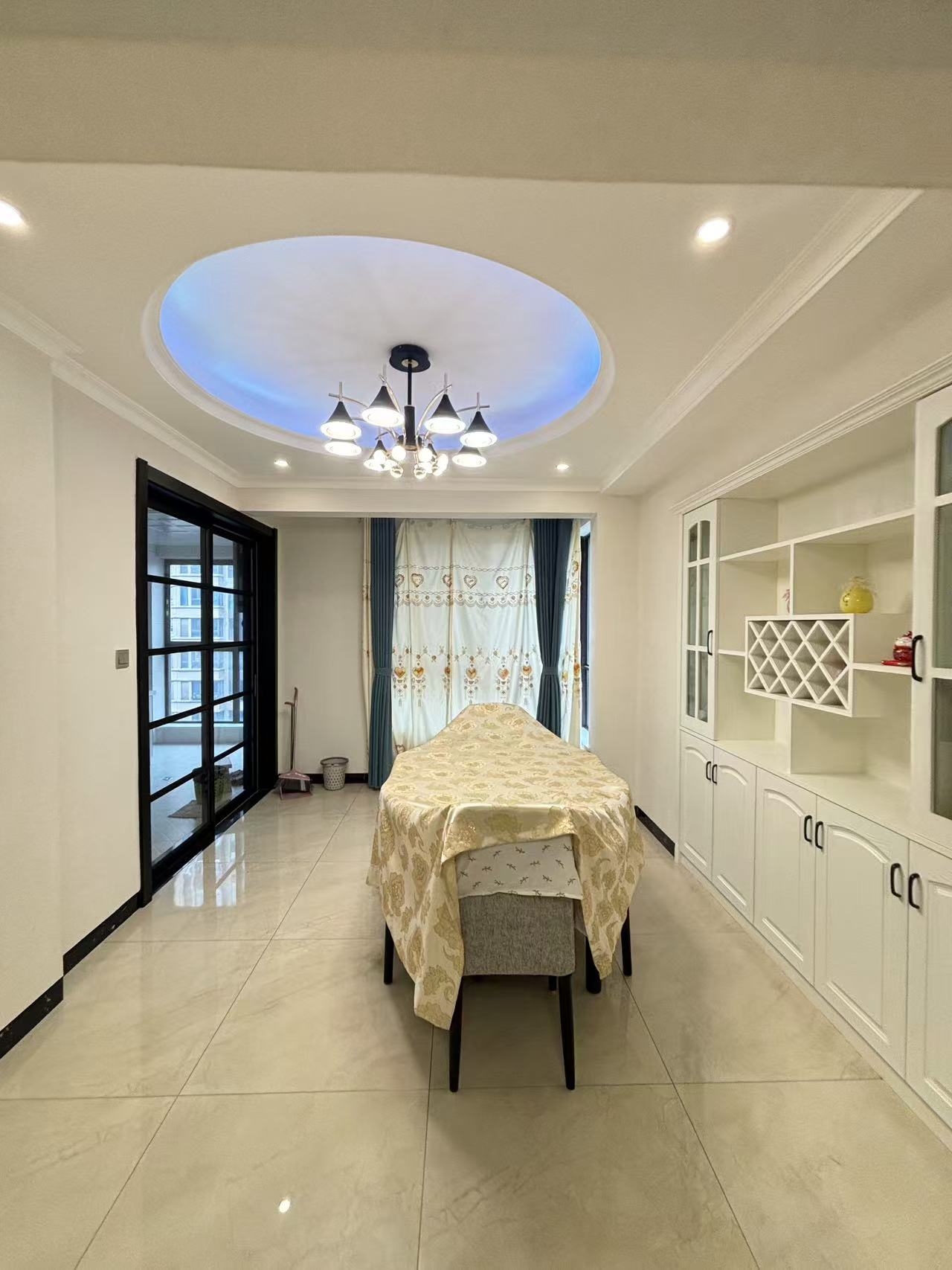 铂金汉宫  3室2厅2卫    82.6万 铂金汉宫  3室2厅2卫    82.6万室内图