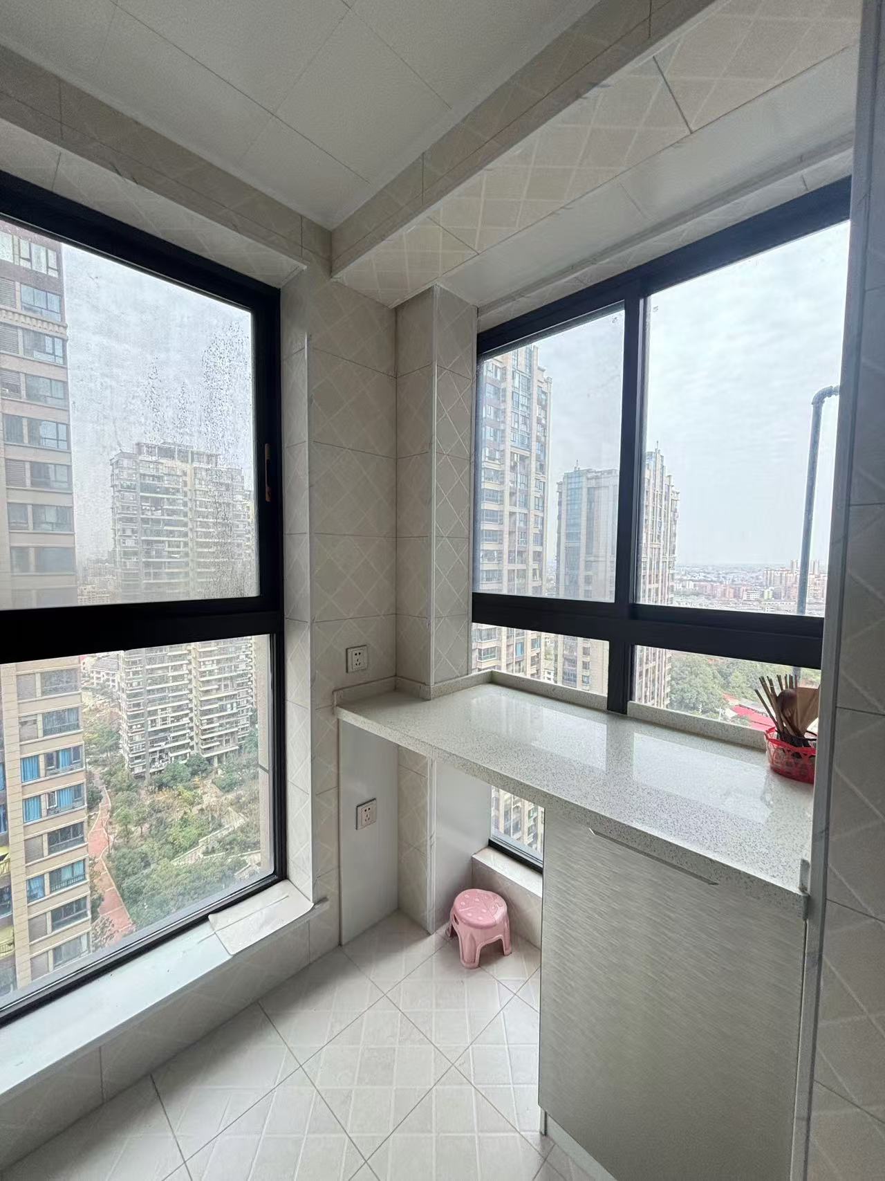 铂金汉宫  3室2厅2卫    82.6万 铂金汉宫  3室2厅2卫    82.6万室内图