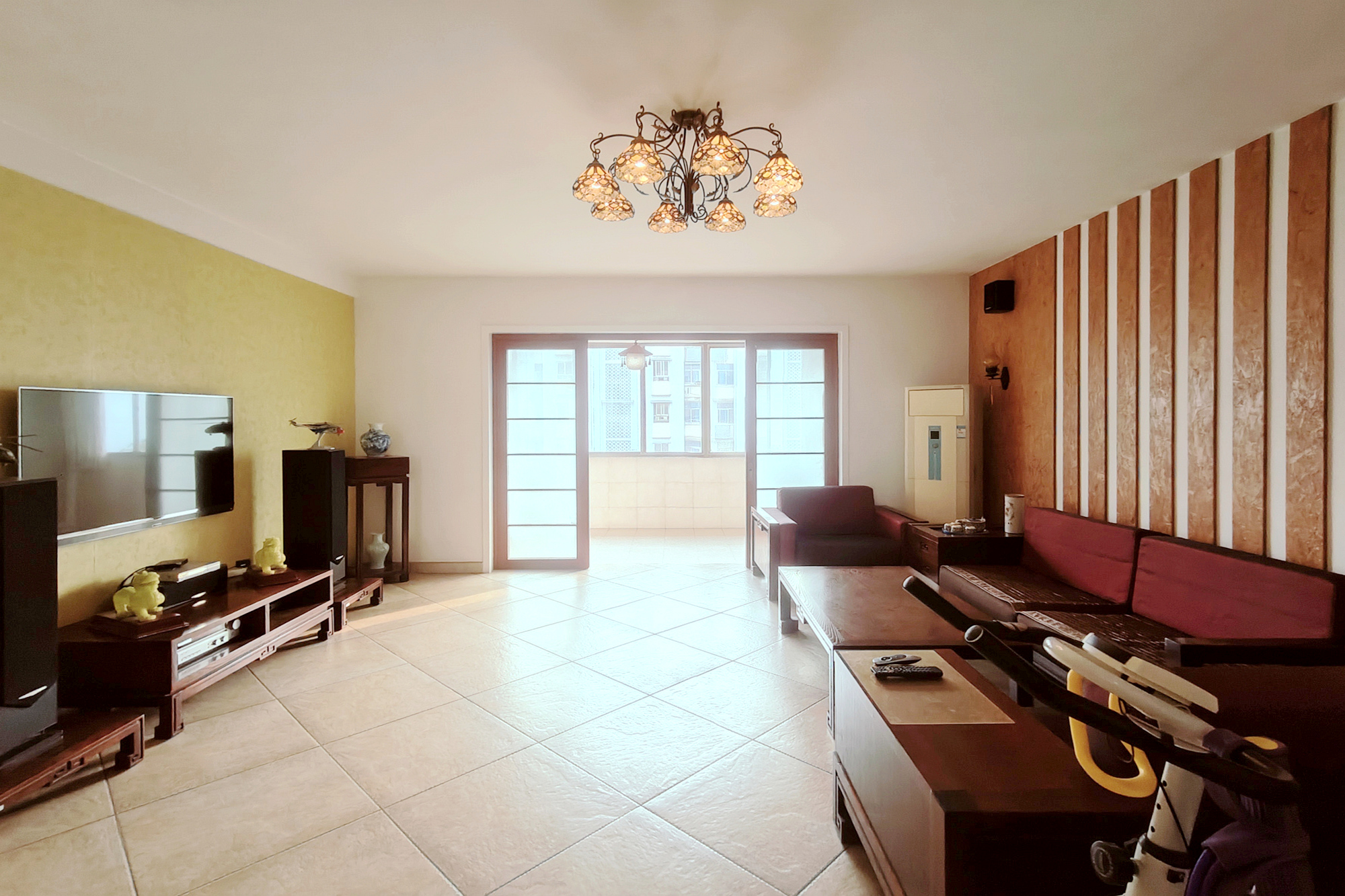 湘陵小区  4室2厅2卫    65.0万 湘陵小区  4室2厅2卫    65.0万客厅