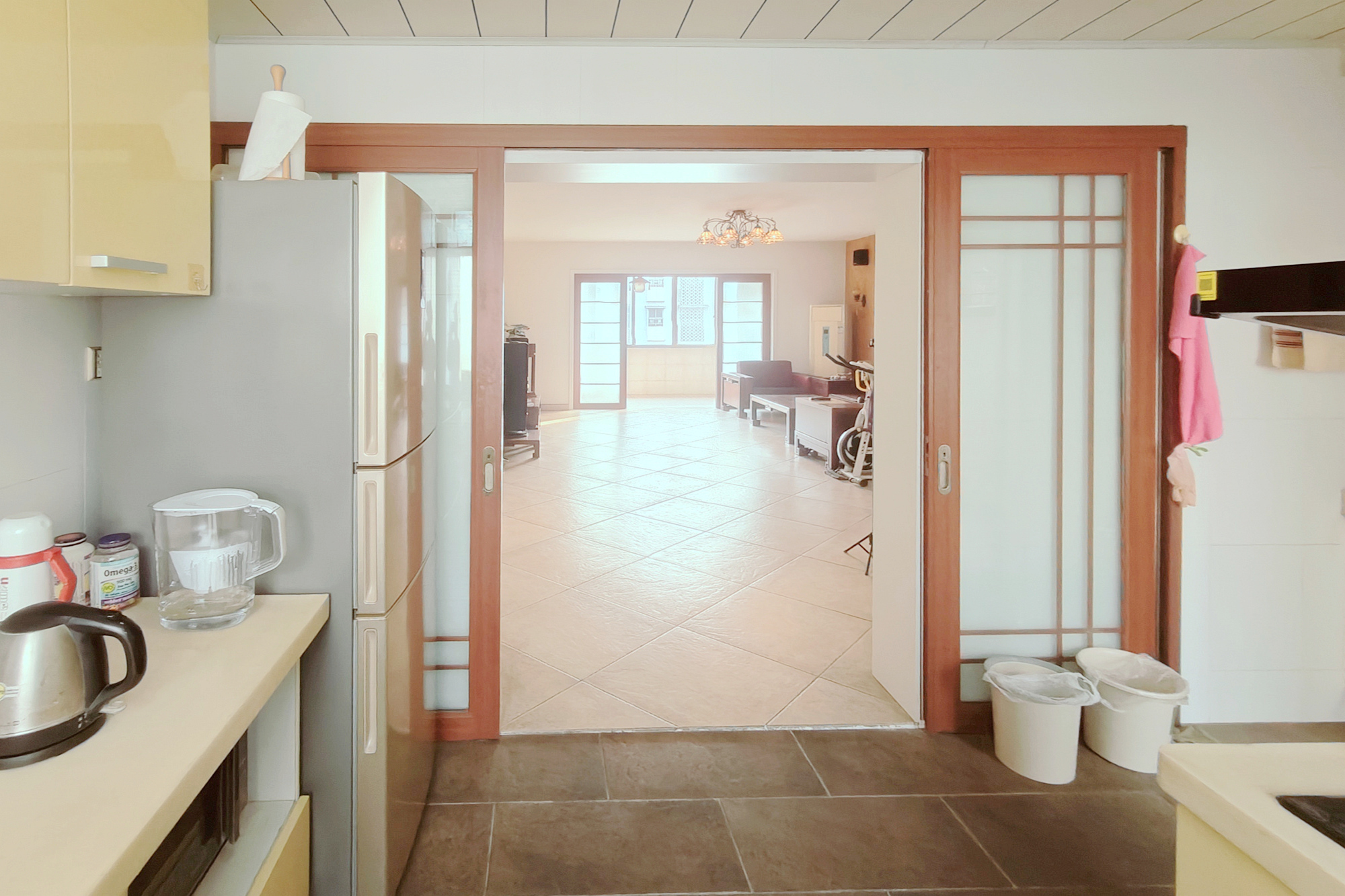 湘陵小区  4室2厅2卫    65.0万 湘陵小区  4室2厅2卫    65.0万厨房