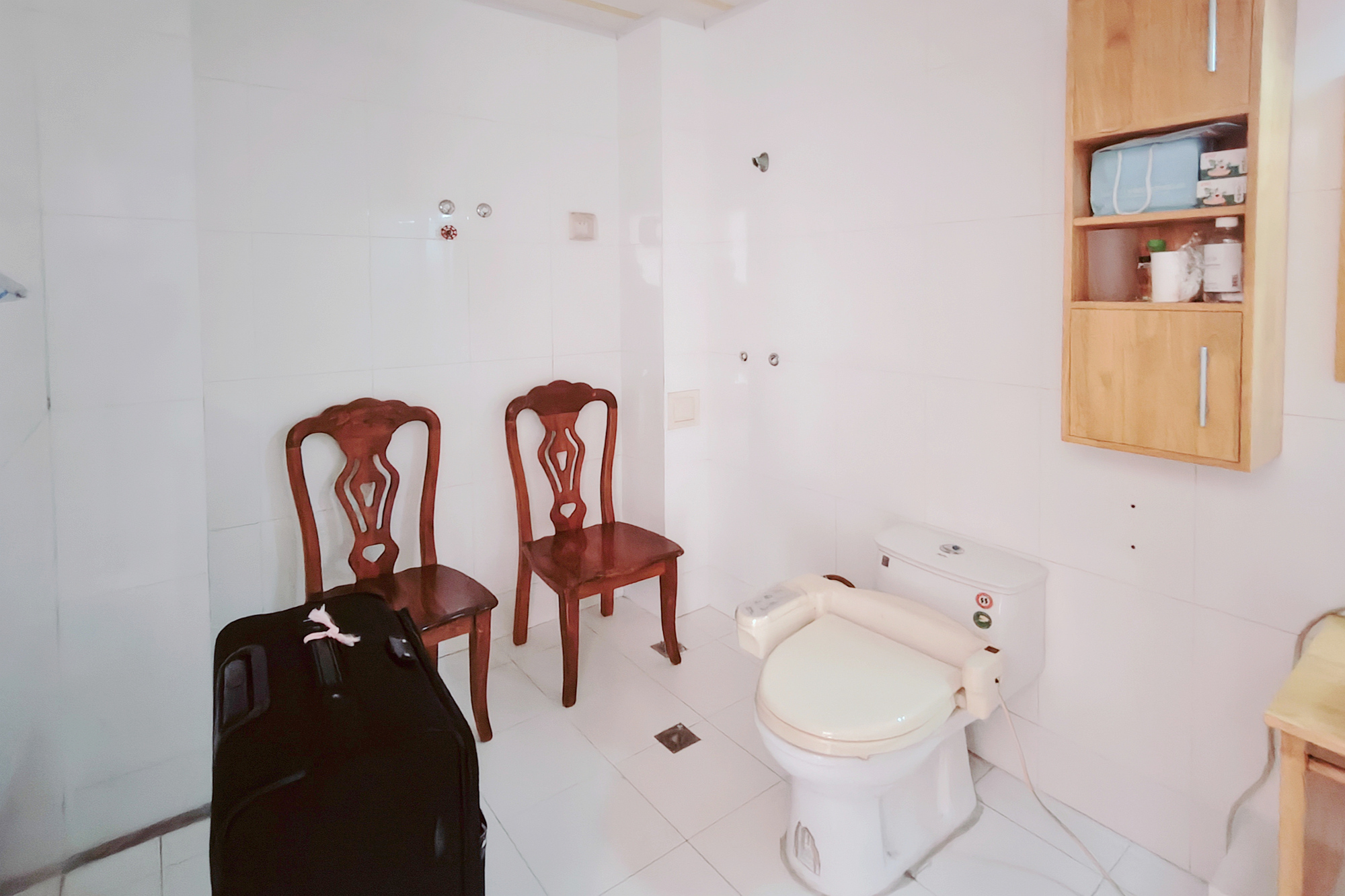 湘陵小区  4室2厅2卫    65.0万 湘陵小区  4室2厅2卫    65.0万卫生间