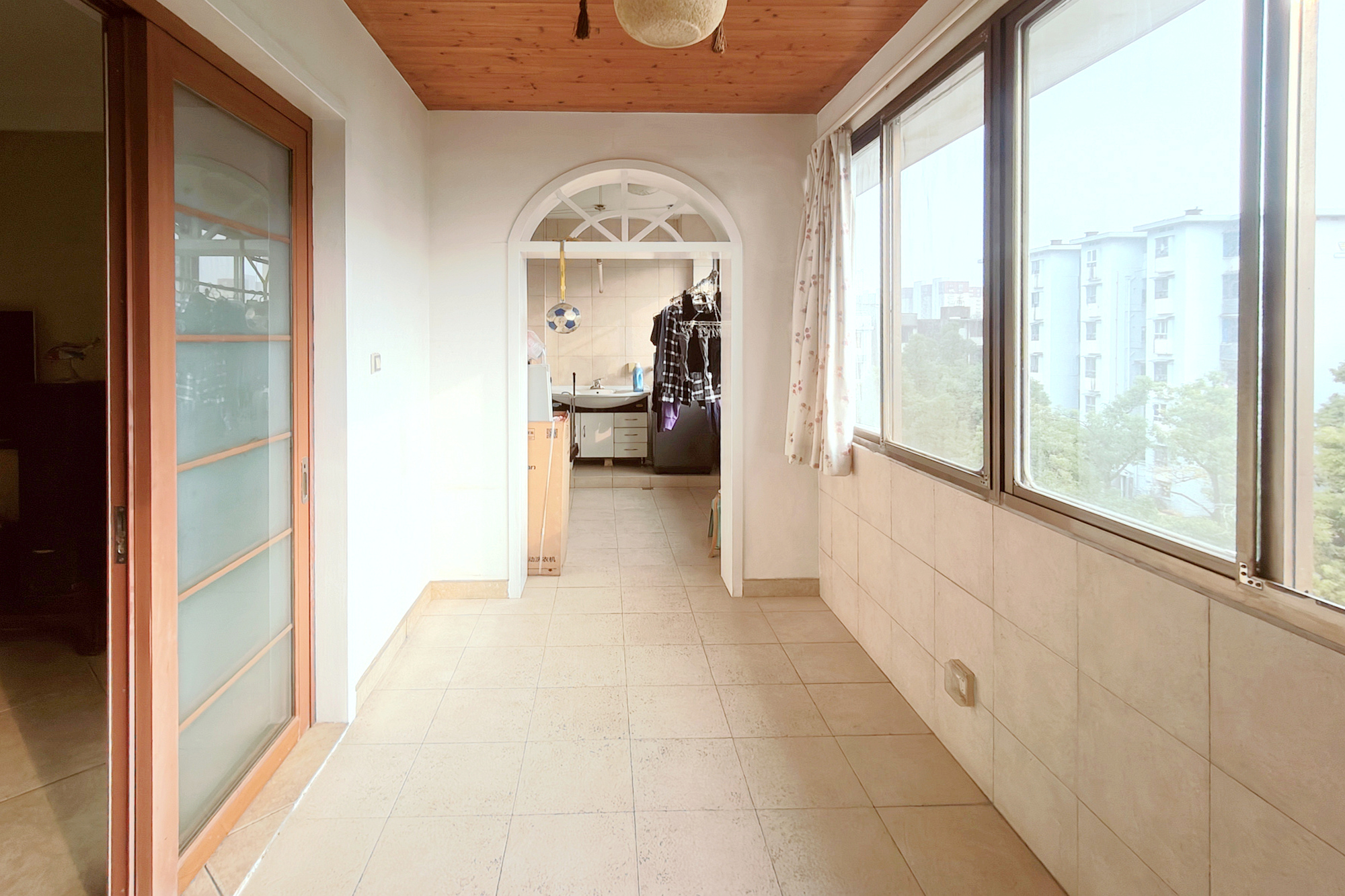 湘陵小区  4室2厅2卫    65.0万 湘陵小区  4室2厅2卫    65.0万阳台