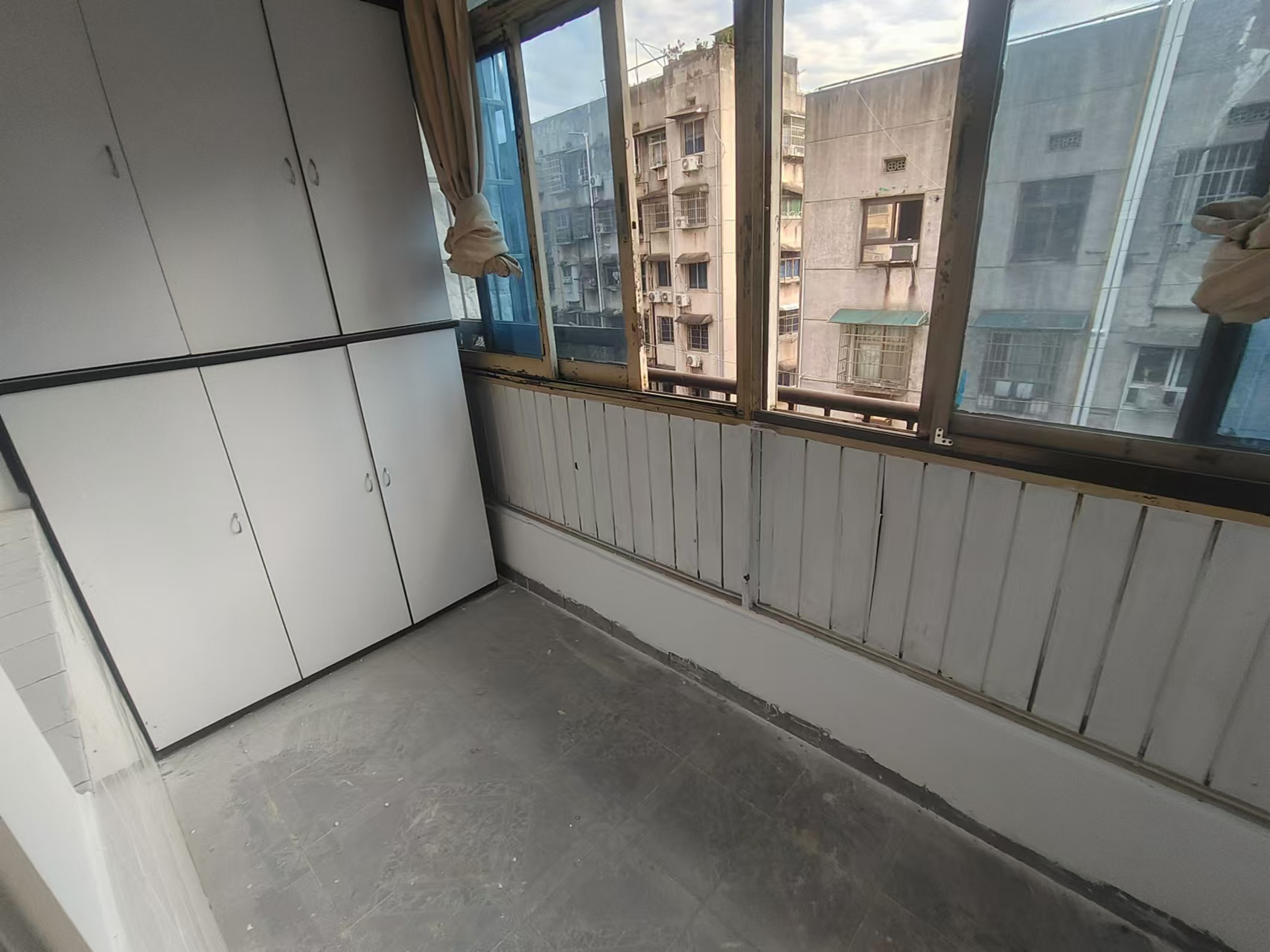 向东南社区  2室1厅1卫   1400.00元/月室内图