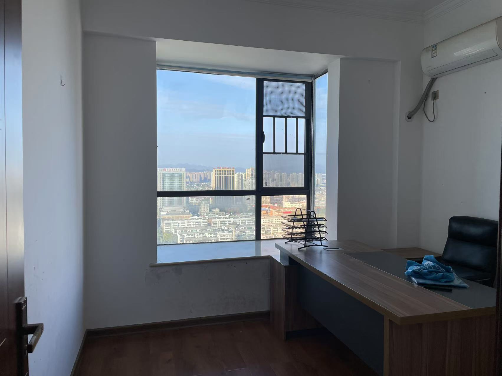 恒隆国际  2室1厅1卫    60.0万室内图