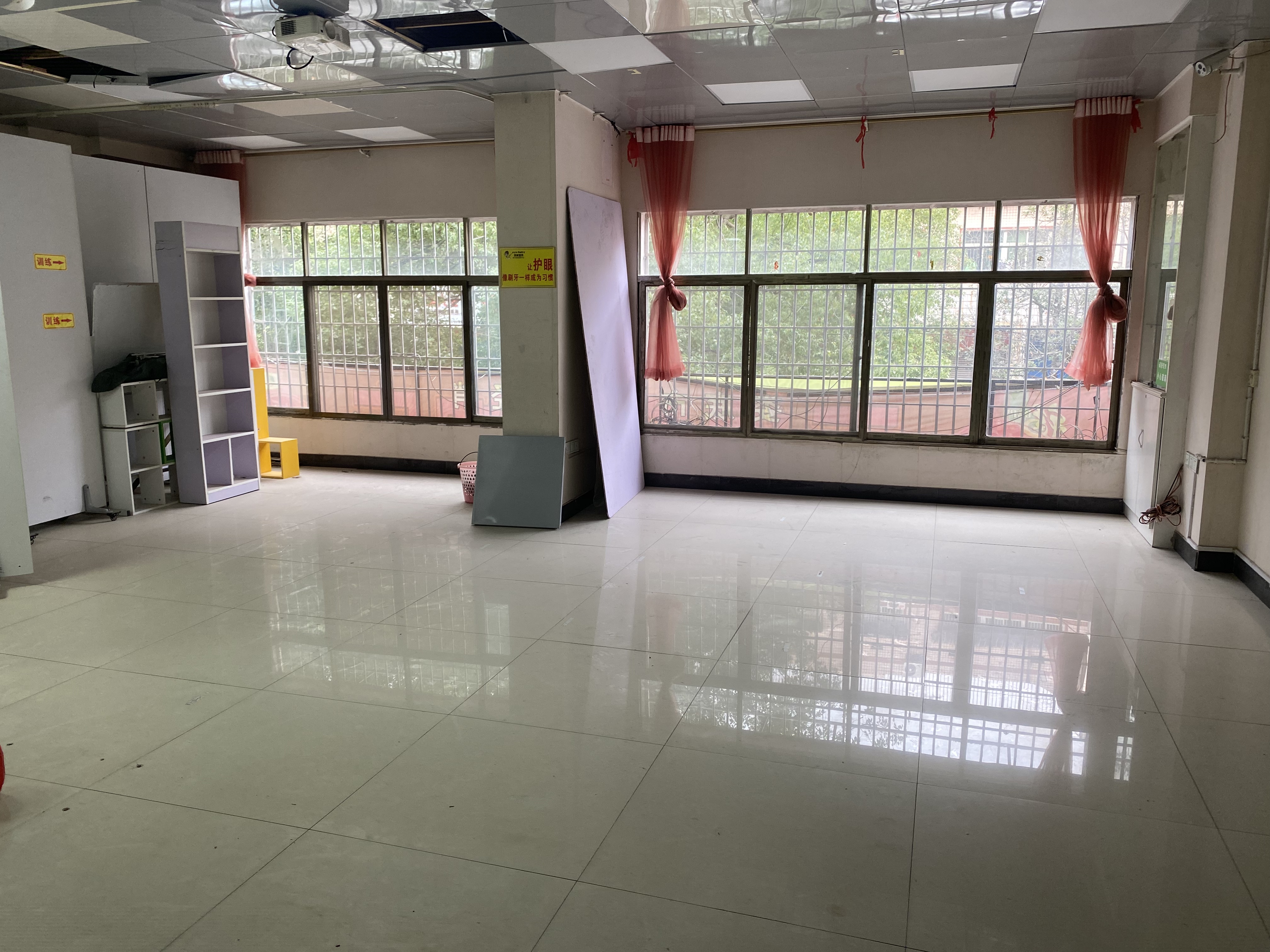 娄星区散盘  4室2厅2卫    3500.0元/月