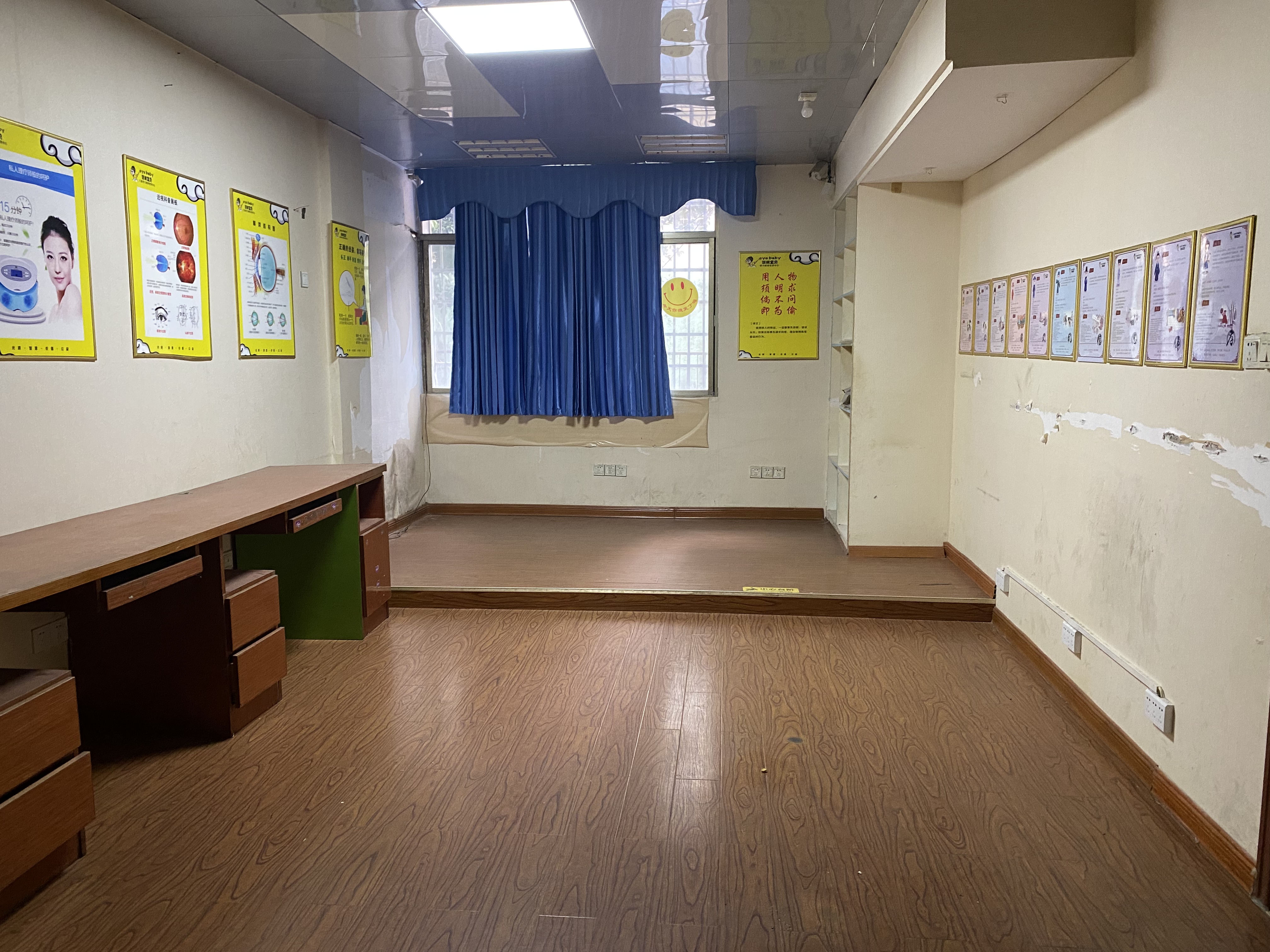 娄星区散盘  4室2厅2卫    3500.0元/月室内图