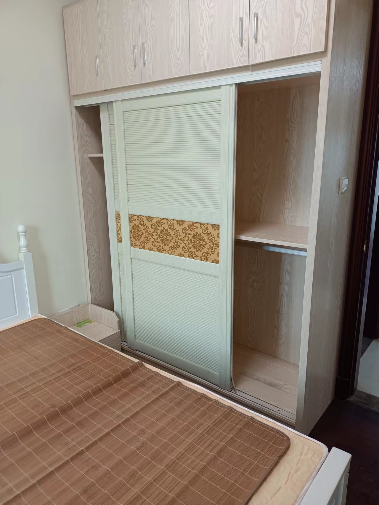 恒大華府  1室2廳1衛(wèi)   2300.00元/月室內(nèi)圖