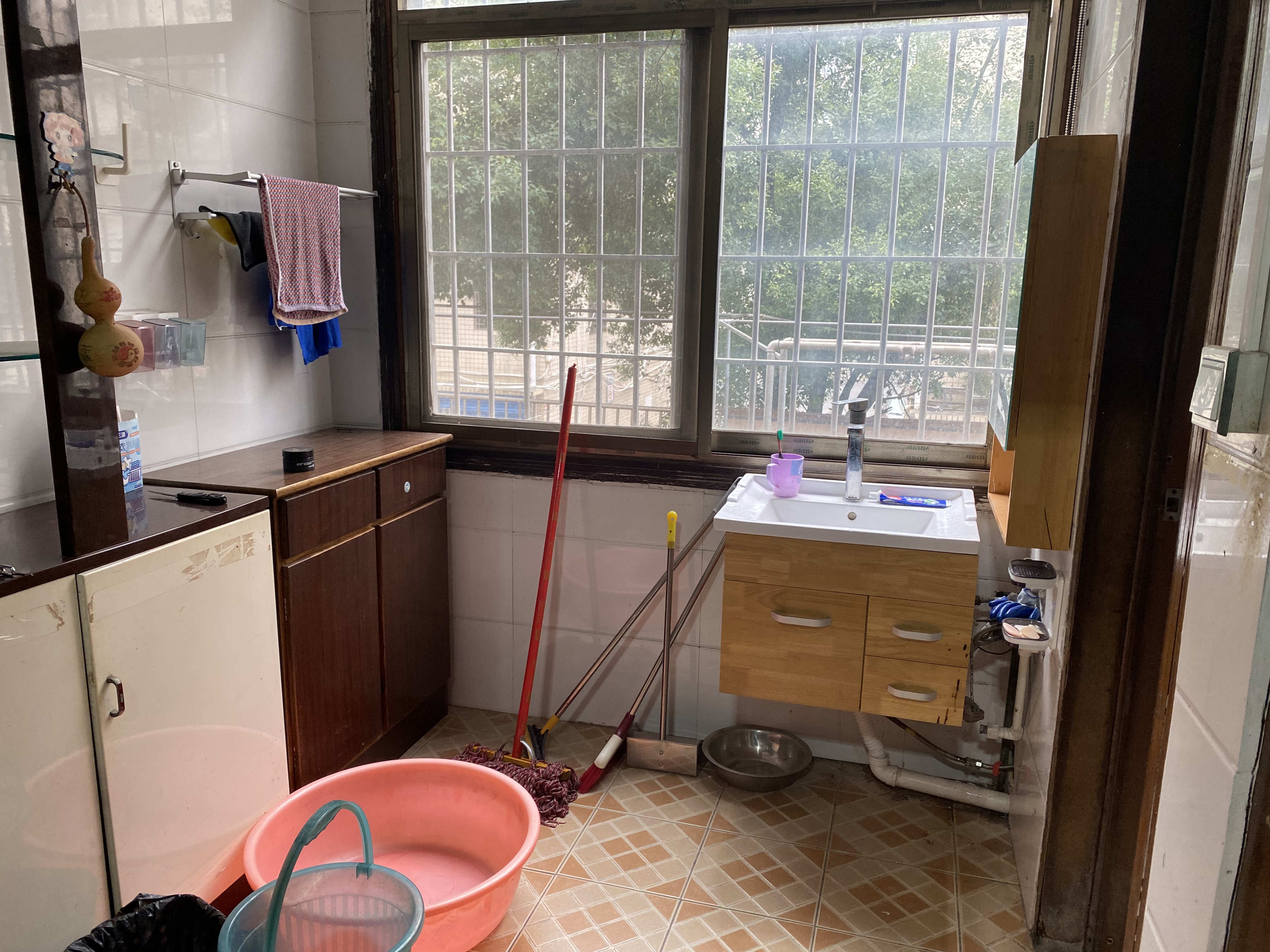 娄星区散盘  3室2厅3卫    1300.0元/月室内图