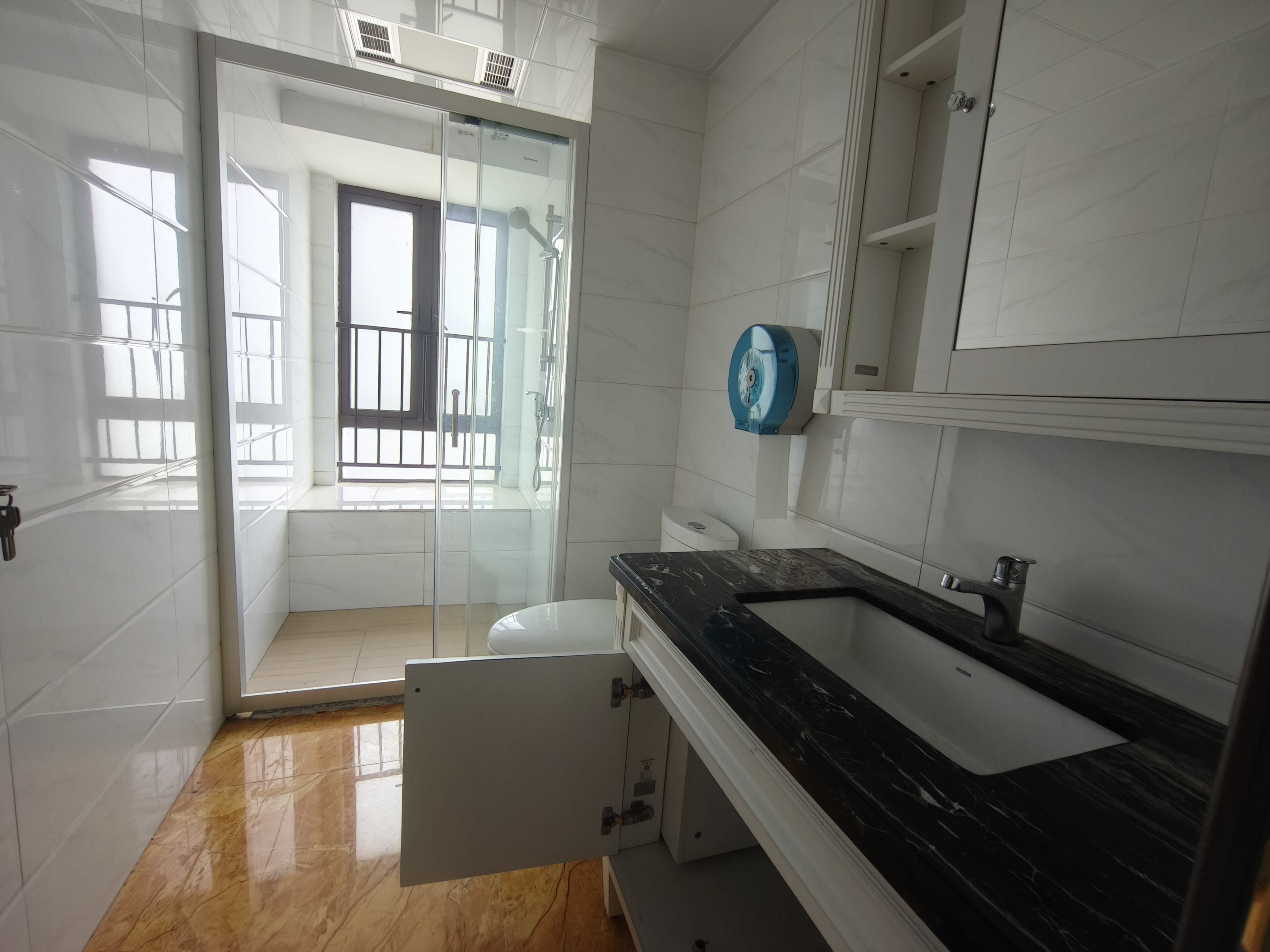 碧桂园 4室2厅2卫 1800.0元/月 碧桂园 4室2厅2卫 1800.0元/月室内图