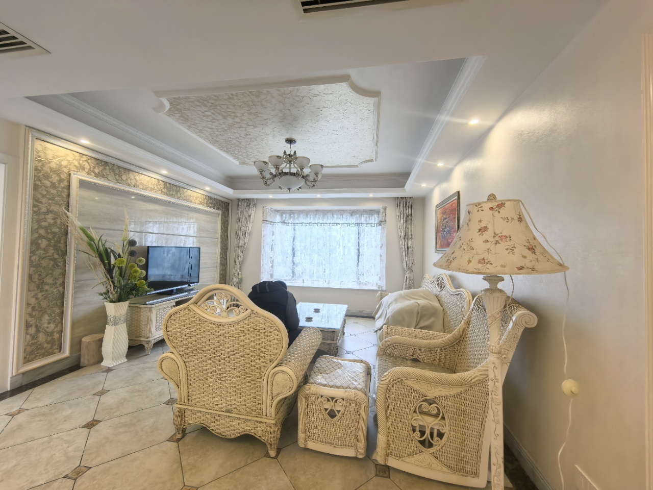 紫园A区  4室2厅2卫    380.0万 紫园A区  4室2厅2卫    380.0万室内图