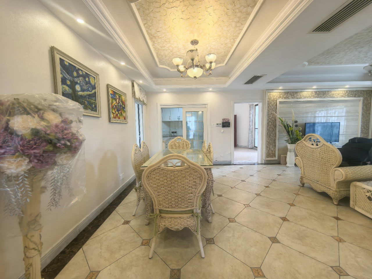 紫园A区  4室2厅2卫    380.0万 紫园A区  4室2厅2卫    380.0万室内图