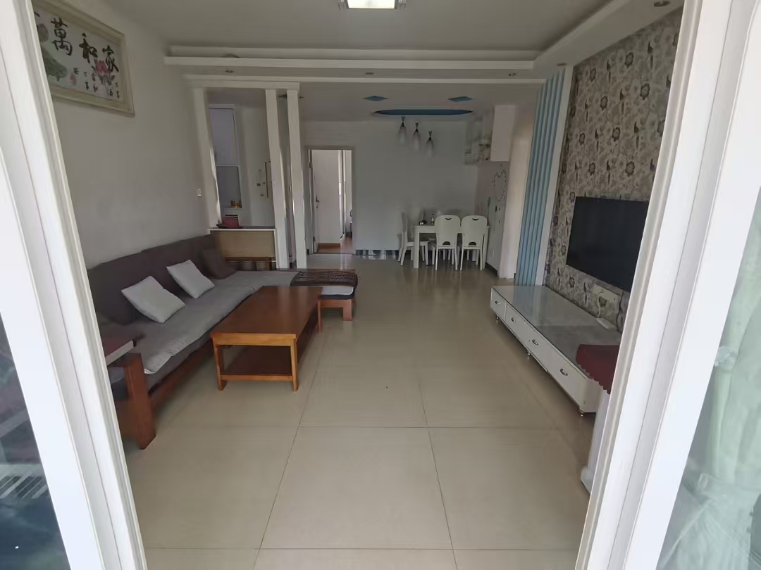 东业苹果社区  3室2厅2卫    2000.0元/月 东业苹果社区  3室2厅2卫    2000.0元/月室内图