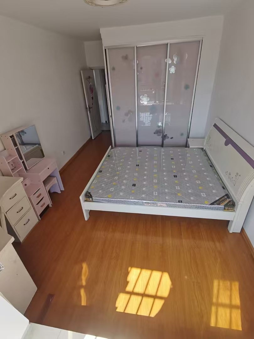 东业苹果社区  3室2厅2卫   2000.00元/月室内图