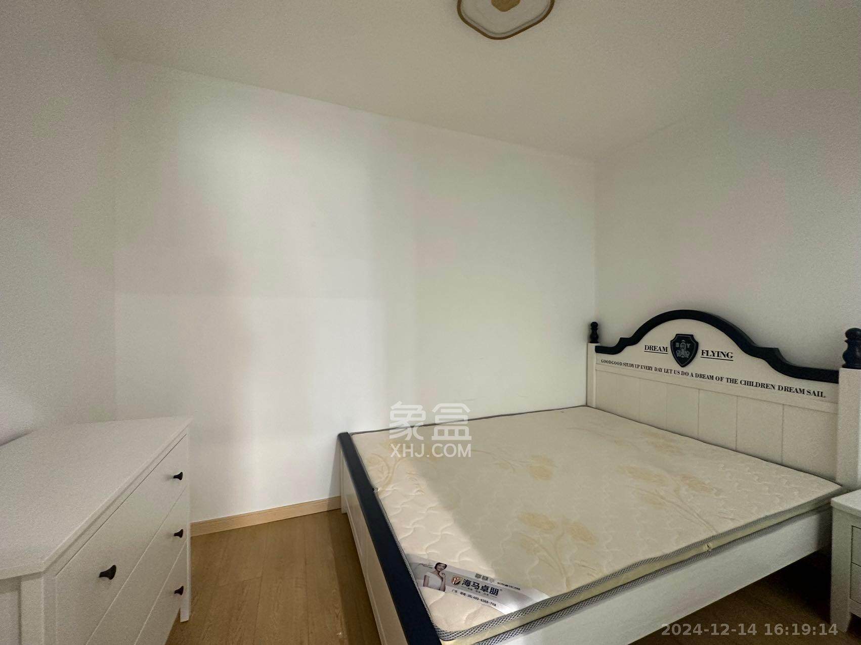 中一鲲出(鲲鹏府)  1室0厅1卫    2500.0元/月 中一鲲出(鲲鹏府)  1室0厅1卫    2500.0元/月室内图