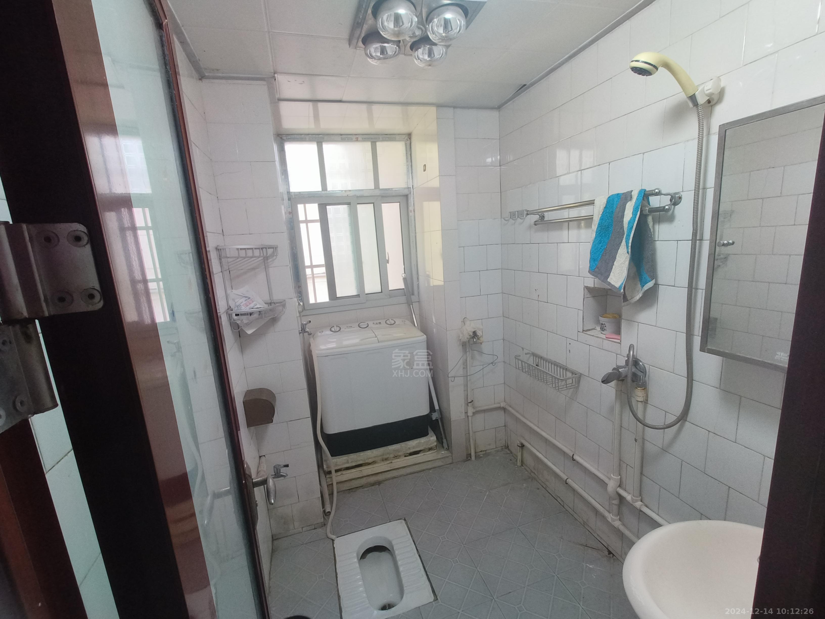 钻石花园 3室2厅1卫 1400.0元/月 钻石花园 3室2厅1卫 1400.0元/月室内图