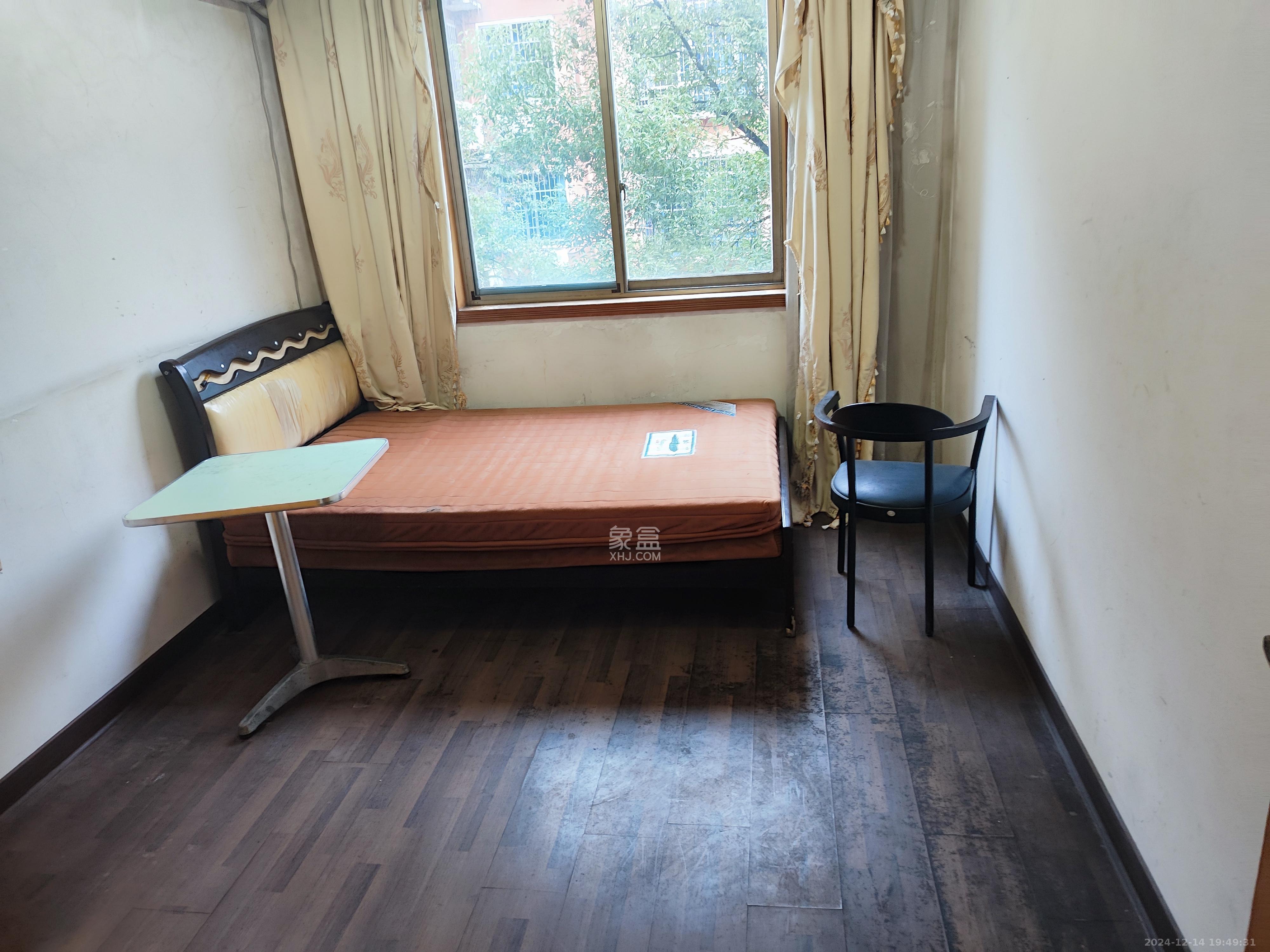 阳明山庄 1室2厅2卫 2200.0元/月 阳明山庄 1室2厅2卫 2200.0元/月室内图