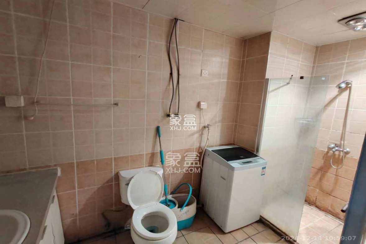 昊天大厦 1室1厅1卫 1800.0元/月 昊天大厦 1室1厅1卫 1800.0元/月室内图