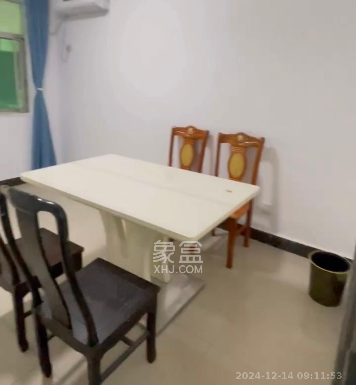 黄泥岭社区 3室2厅2卫 2500.0元/月 黄泥岭社区 3室2厅2卫 2500.0元/月室内图