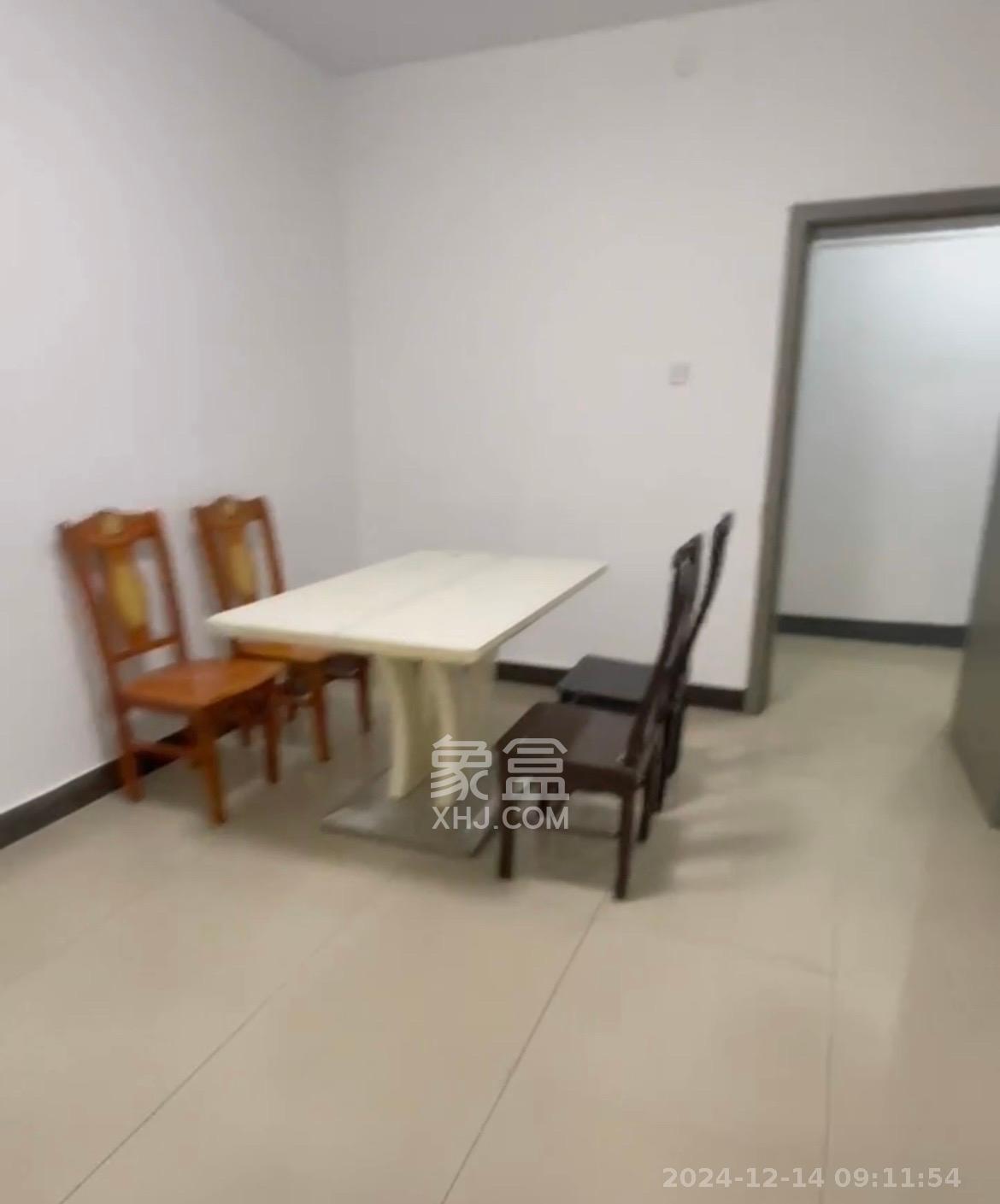 黄泥岭社区 3室2厅2卫 2500.0元/月 黄泥岭社区 3室2厅2卫 2500.0元/月室内图