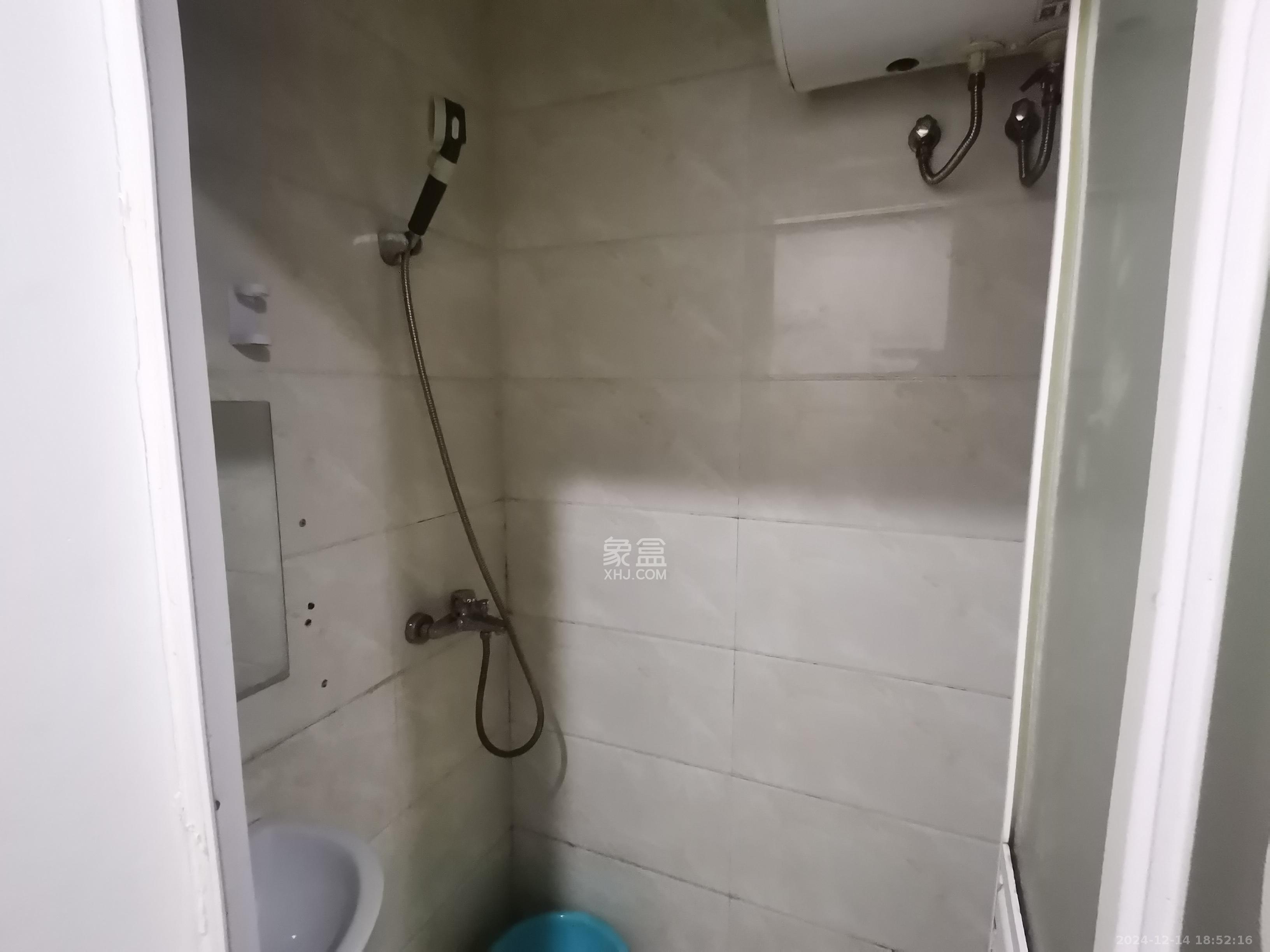 叠彩兰亭 1室1厅1卫 1500.0元/月 叠彩兰亭 1室1厅1卫 1500.0元/月室内图