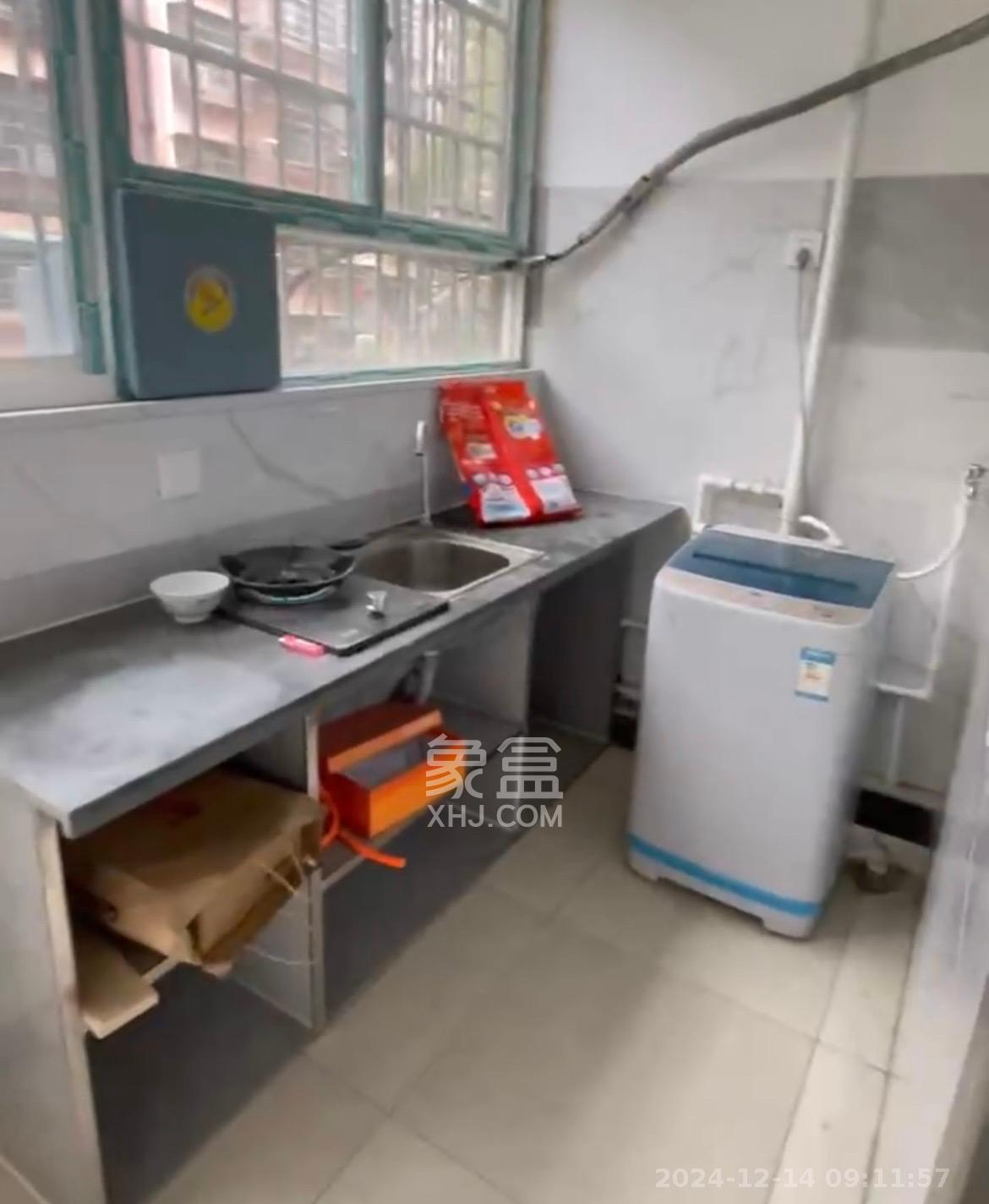 黄泥岭社区 3室2厅2卫 2500.0元/月 黄泥岭社区 3室2厅2卫 2500.0元/月室内图