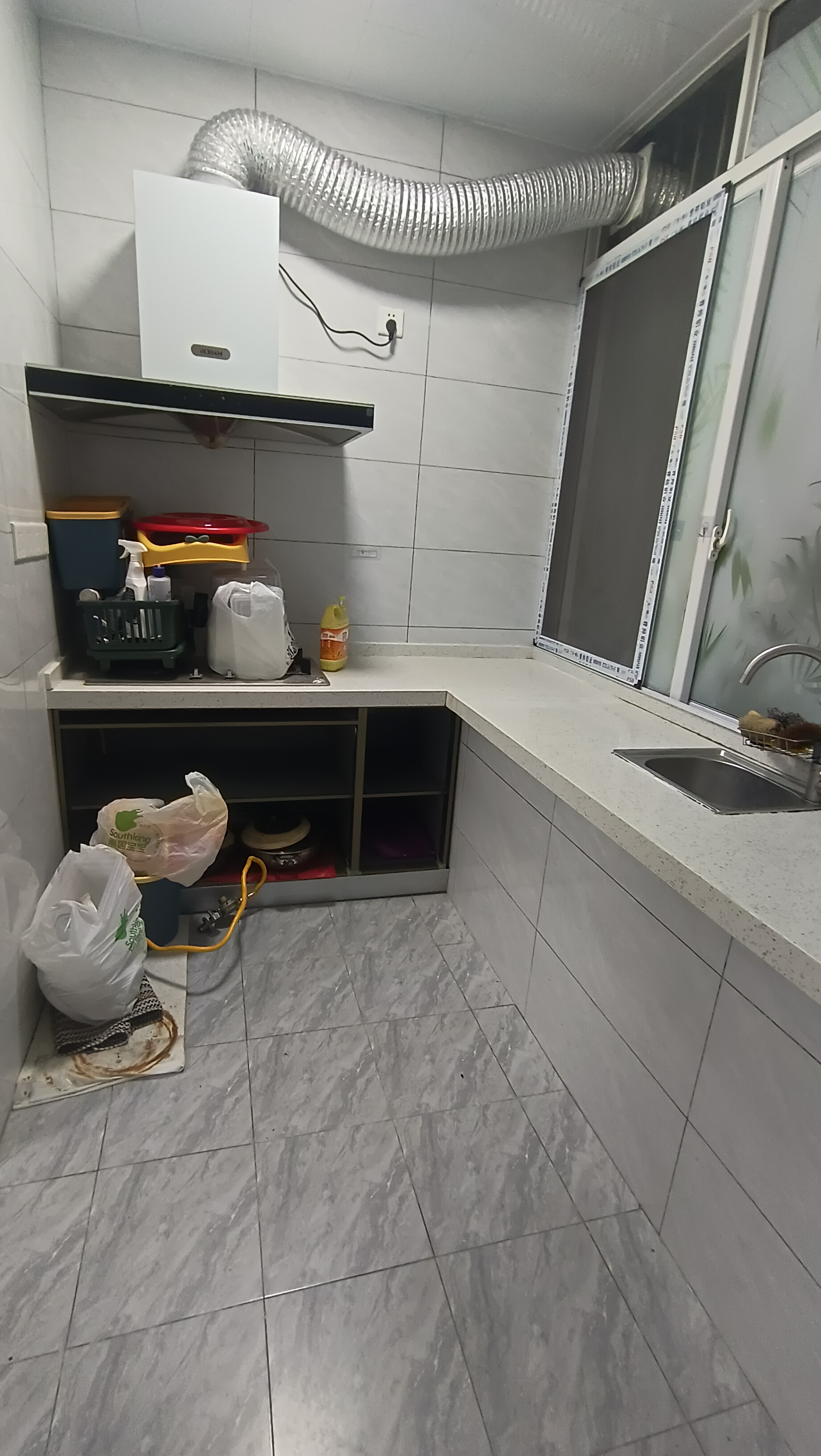 省旅游公司宿舍 3室1厅1卫 70.0万 省旅游公司宿舍 3室1厅1卫 70.0万厨房