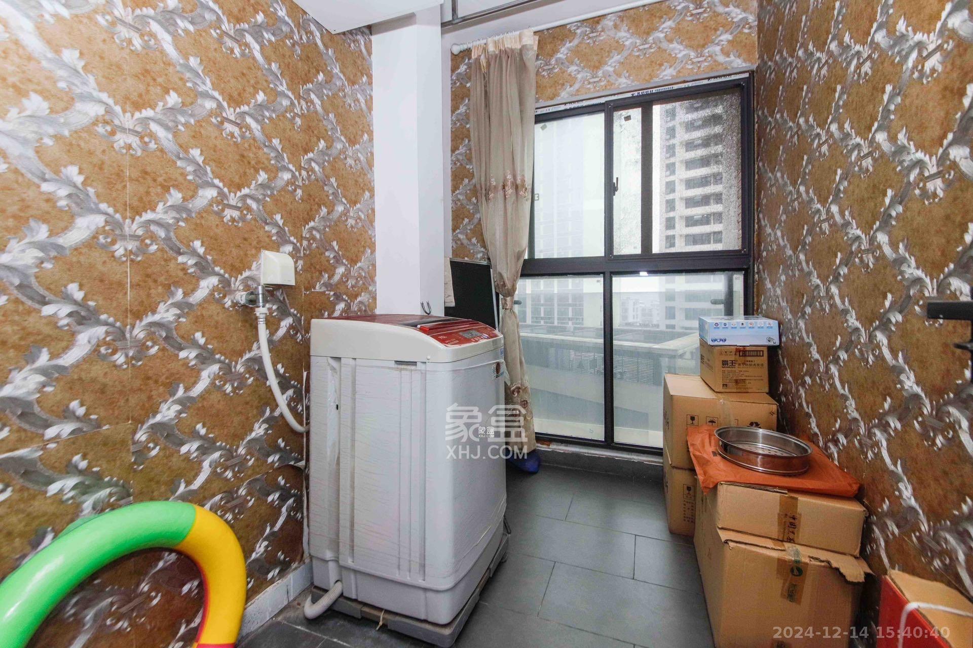 达美D6区  4室2厅2卫   3500.00元/月室内图