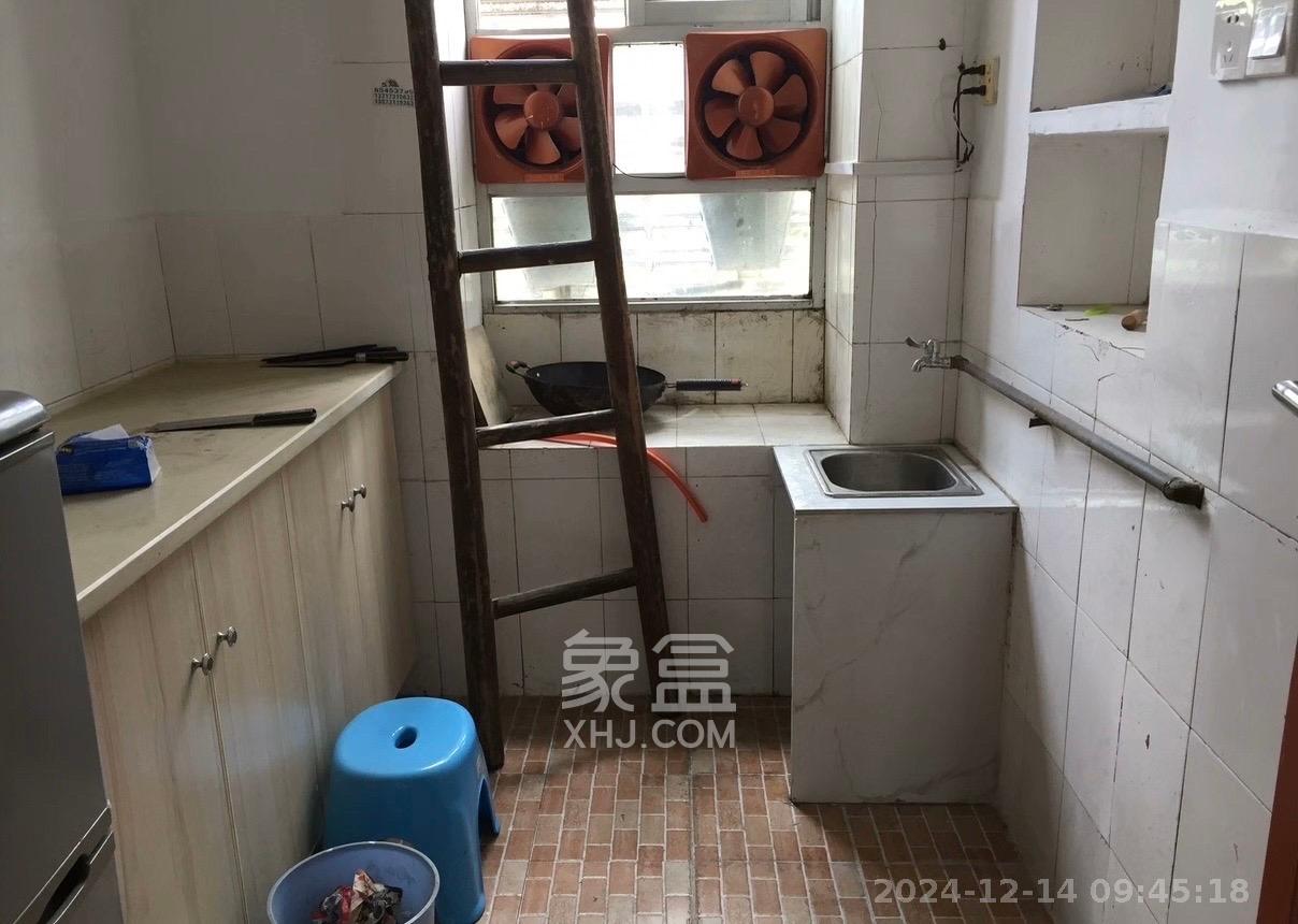 公交野坡小区  2室1厅1卫   1200.00元/月室内图