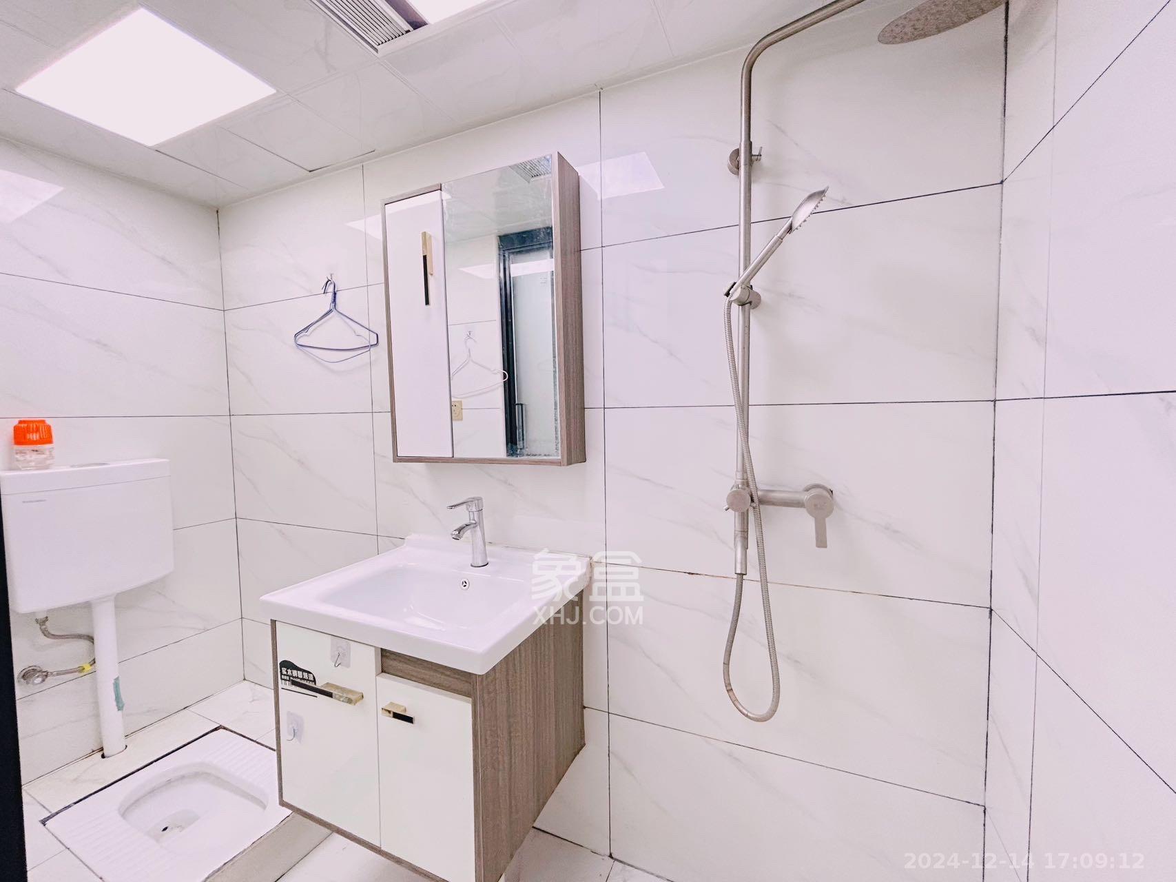 万科金色麦田 1室0厅0卫 2200.0元/月 万科金色麦田 1室0厅0卫 2200.0元/月室内图