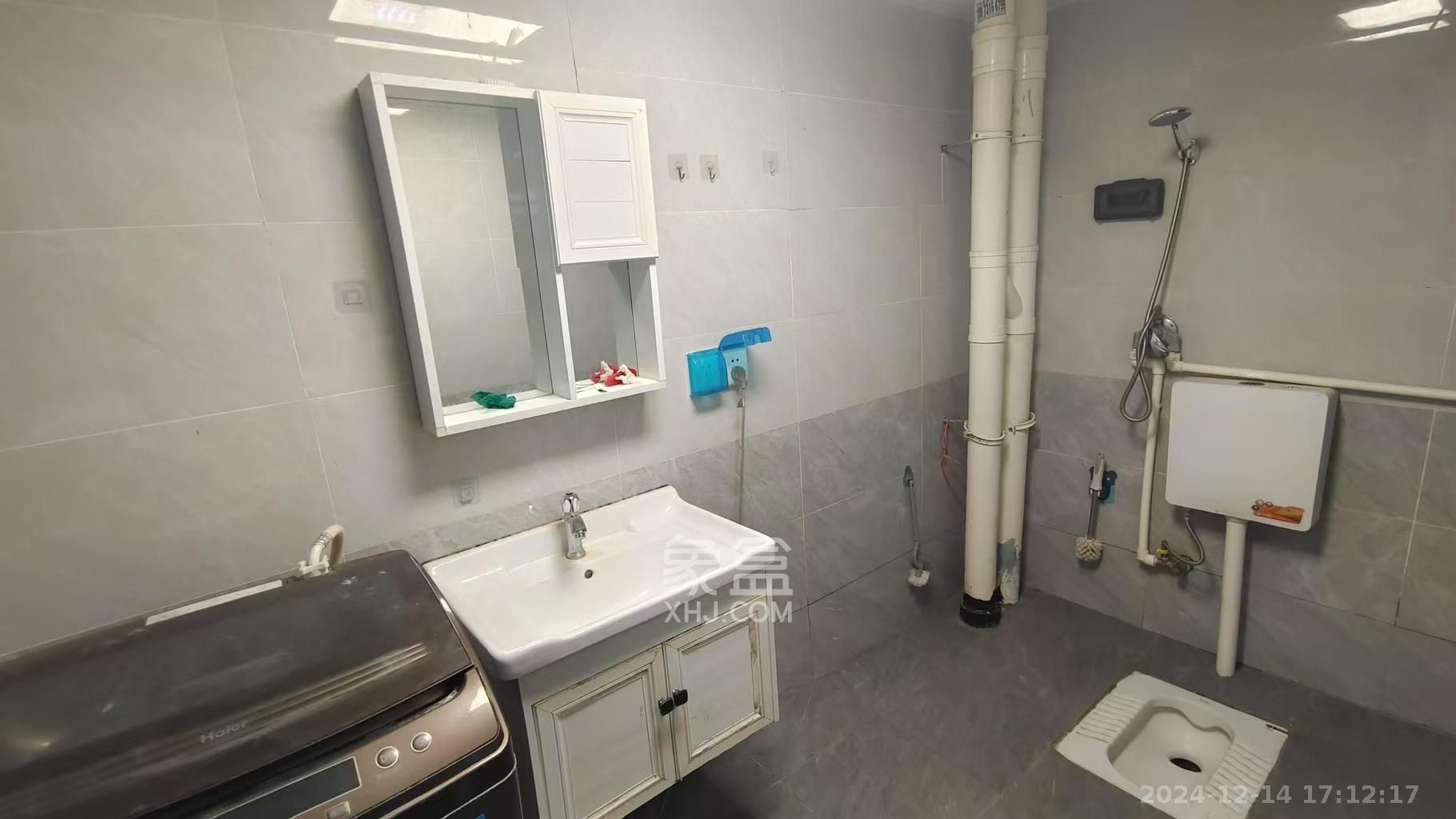 达美美立方 4室2厅1卫 4800.0元/月 达美美立方 4室2厅1卫 4800.0元/月室内图