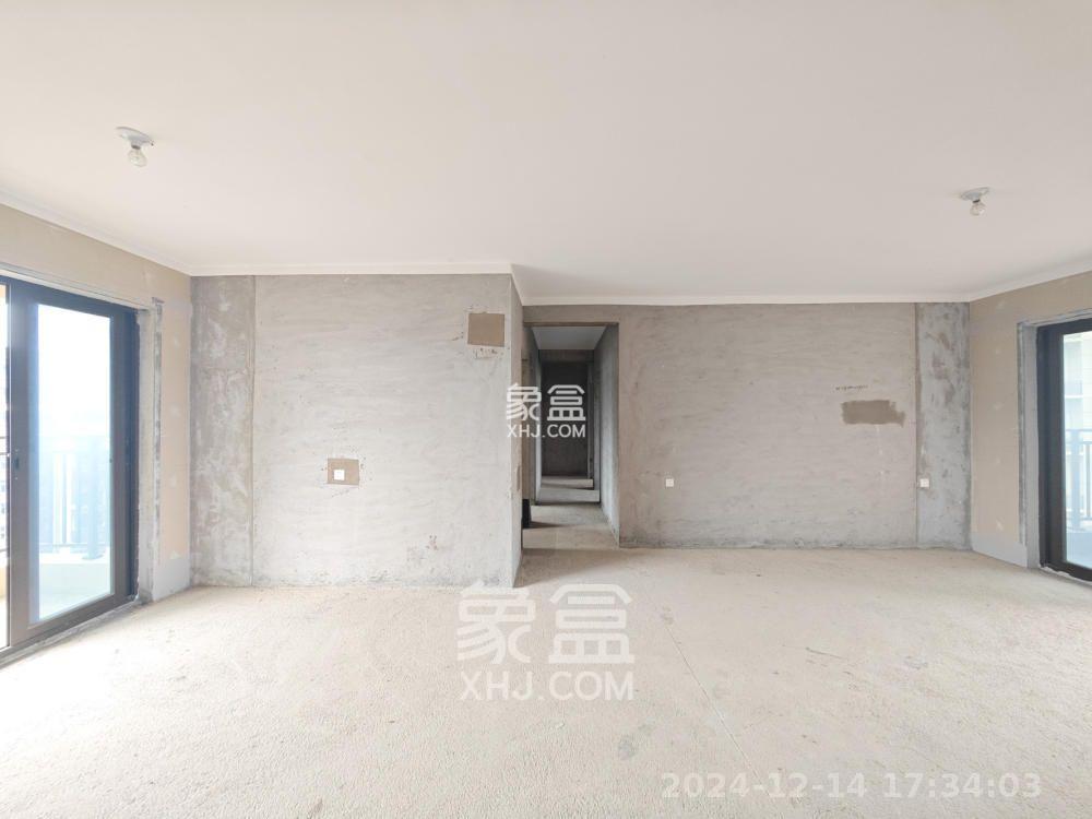 保利大都汇一期、二期  5室2厅2卫   1800.00元/月室内图