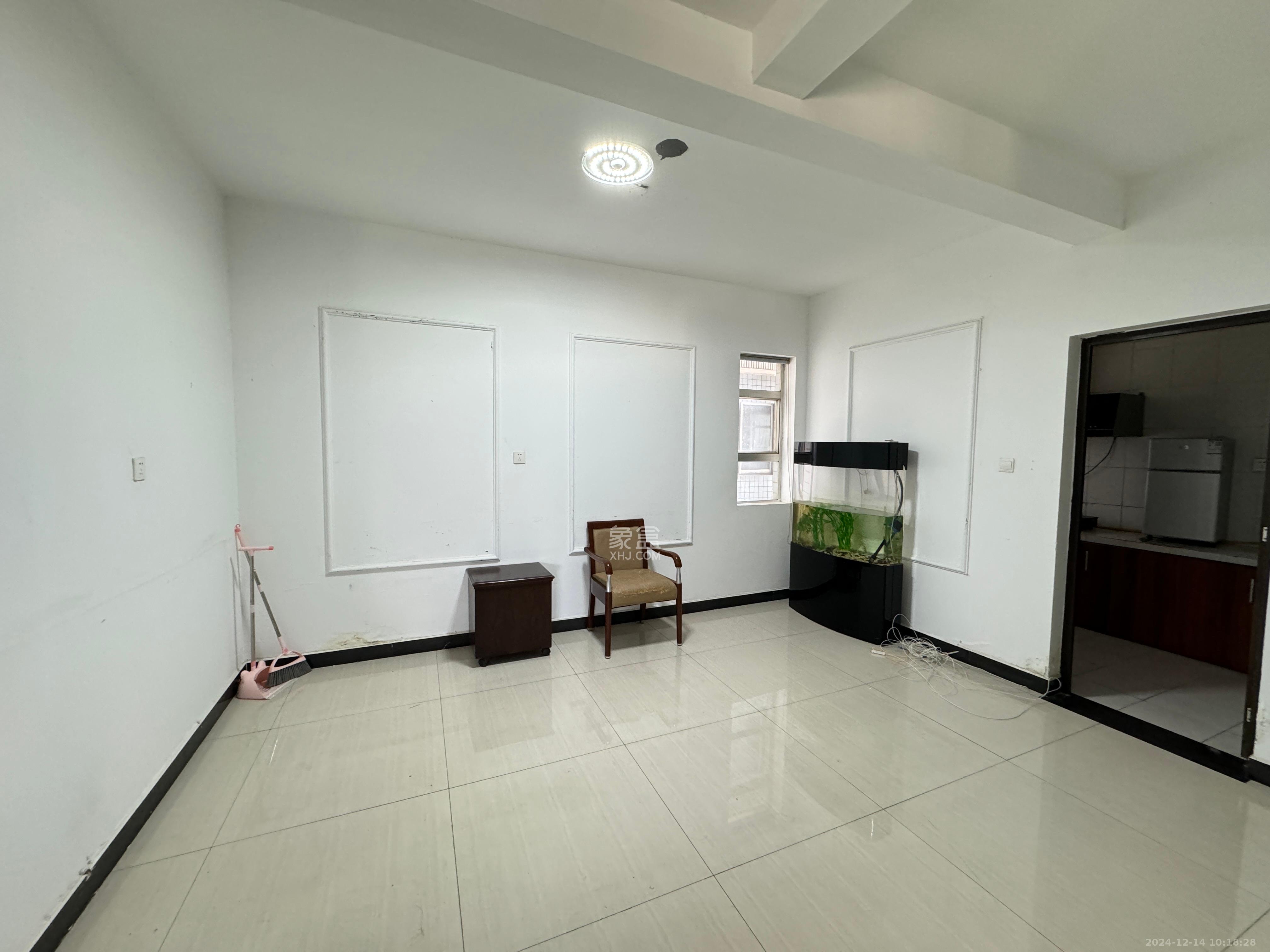 嘉盛奥美城 4室2厅1卫 4500.0元/月 嘉盛奥美城 4室2厅1卫 4500.0元/月室内图