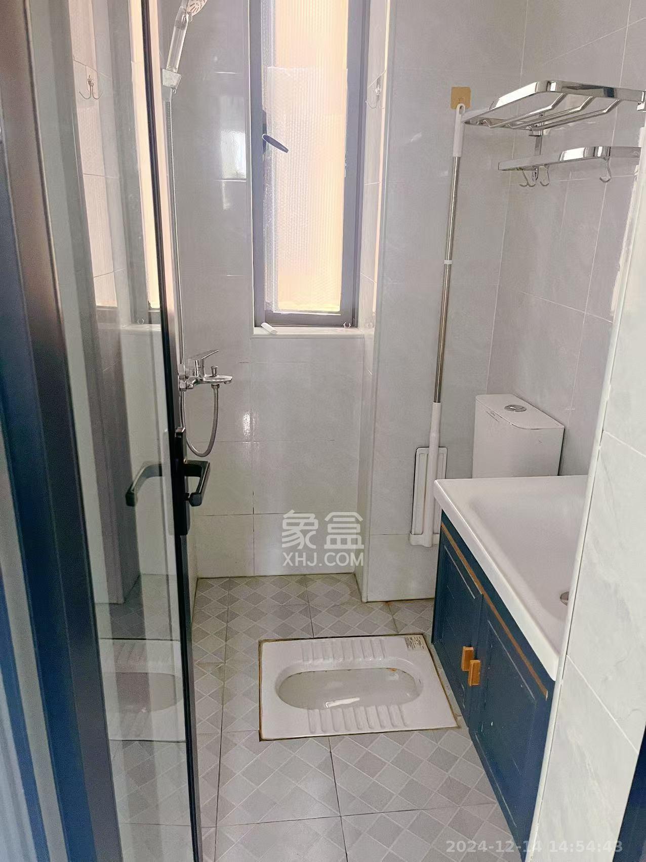 吉泰园安置小区  1室2厅1卫   2400.00元/月室内图
