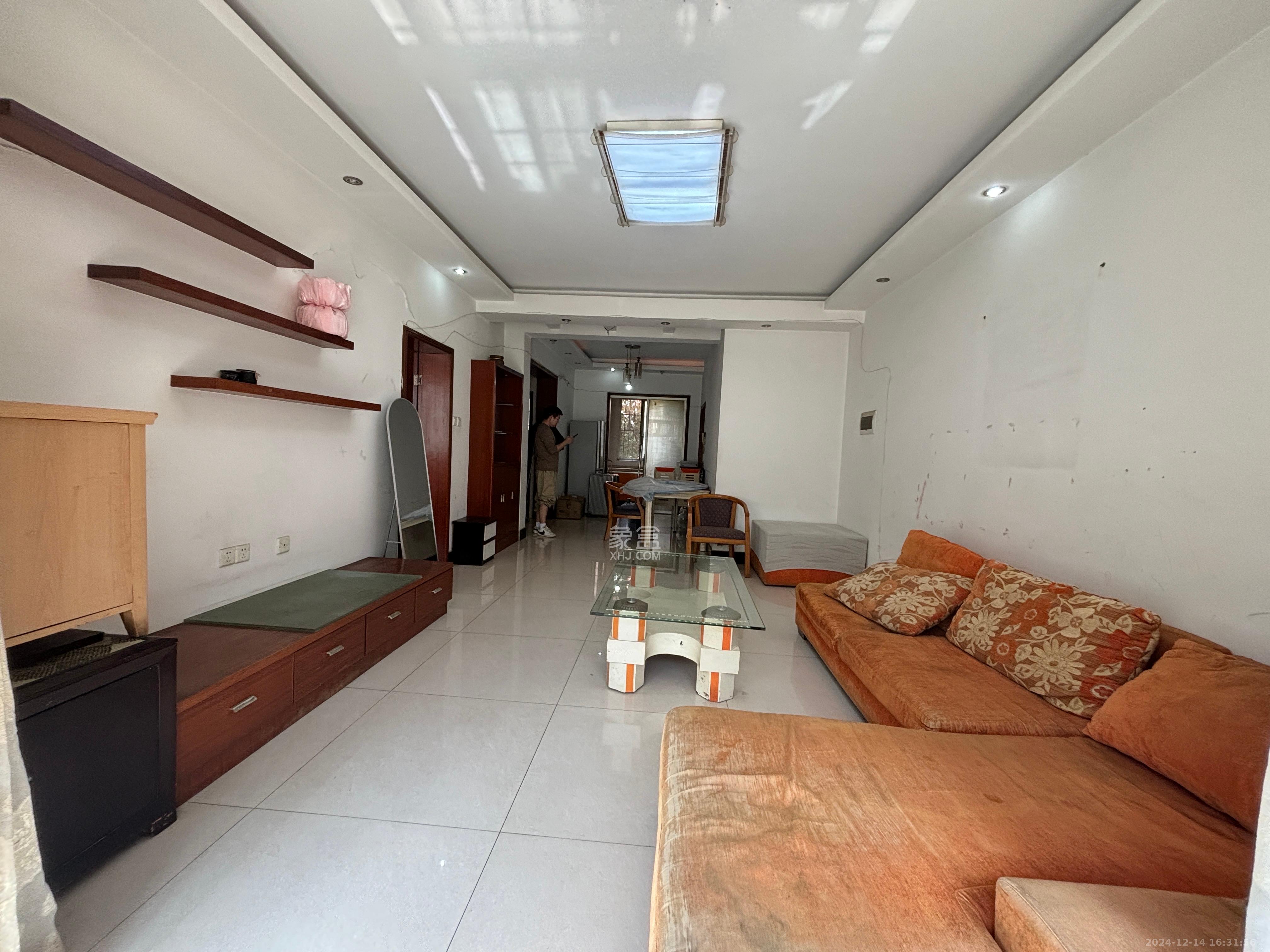 东城名苑 2室2厅1卫 1300.0元/月 东城名苑 2室2厅1卫 1300.0元/月室内图