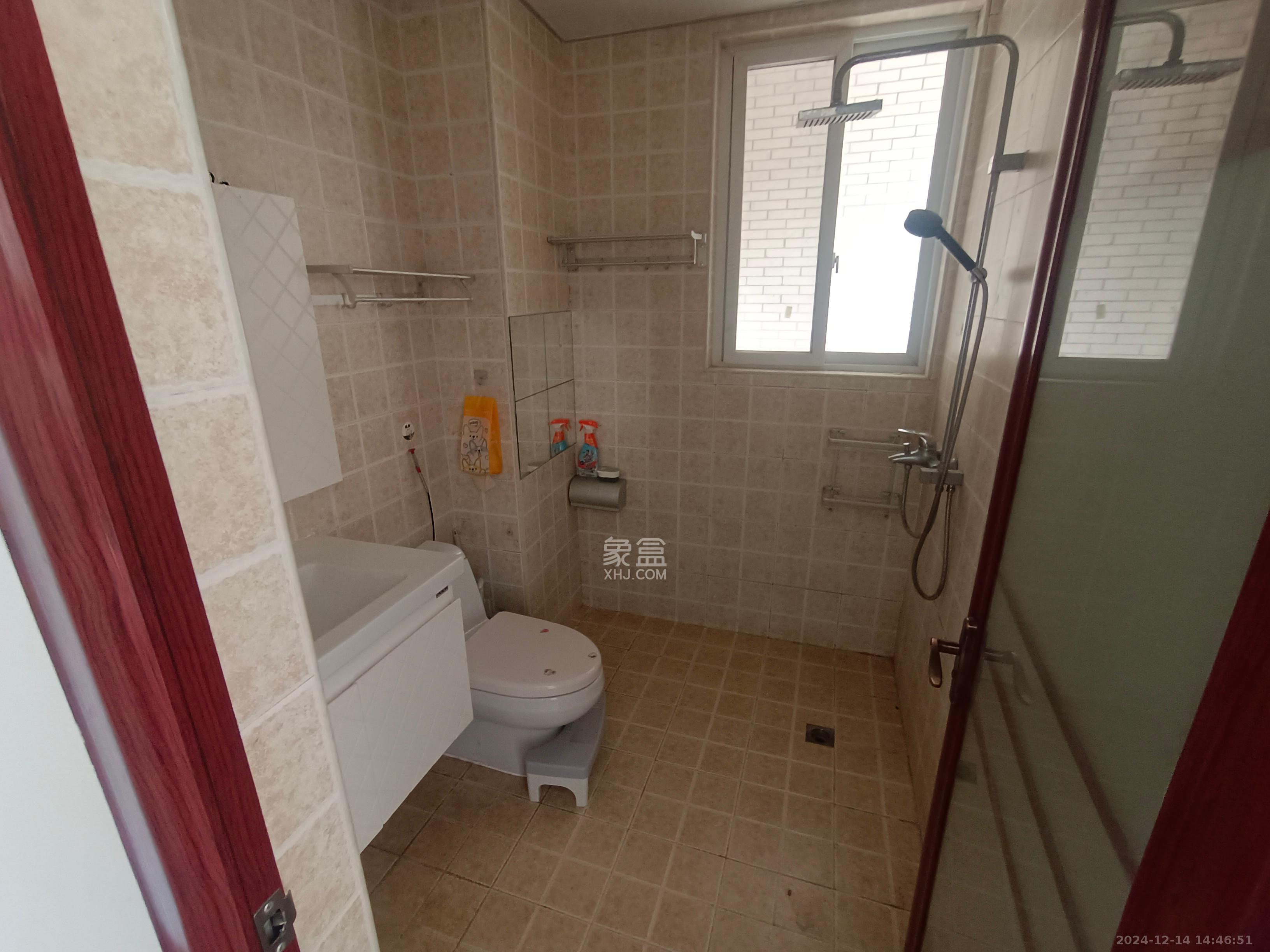 山水英伦 3室2厅2卫 2600.0元/月 山水英伦 3室2厅2卫 2600.0元/月室内图