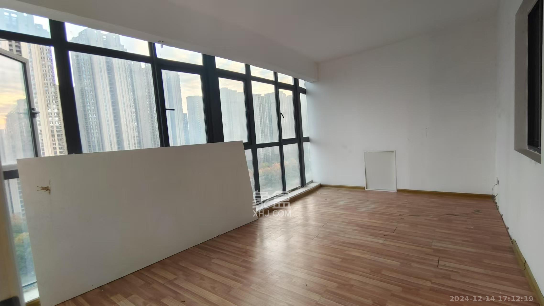 达美美立方 4室2厅1卫 4800.0元/月 达美美立方 4室2厅1卫 4800.0元/月室内图